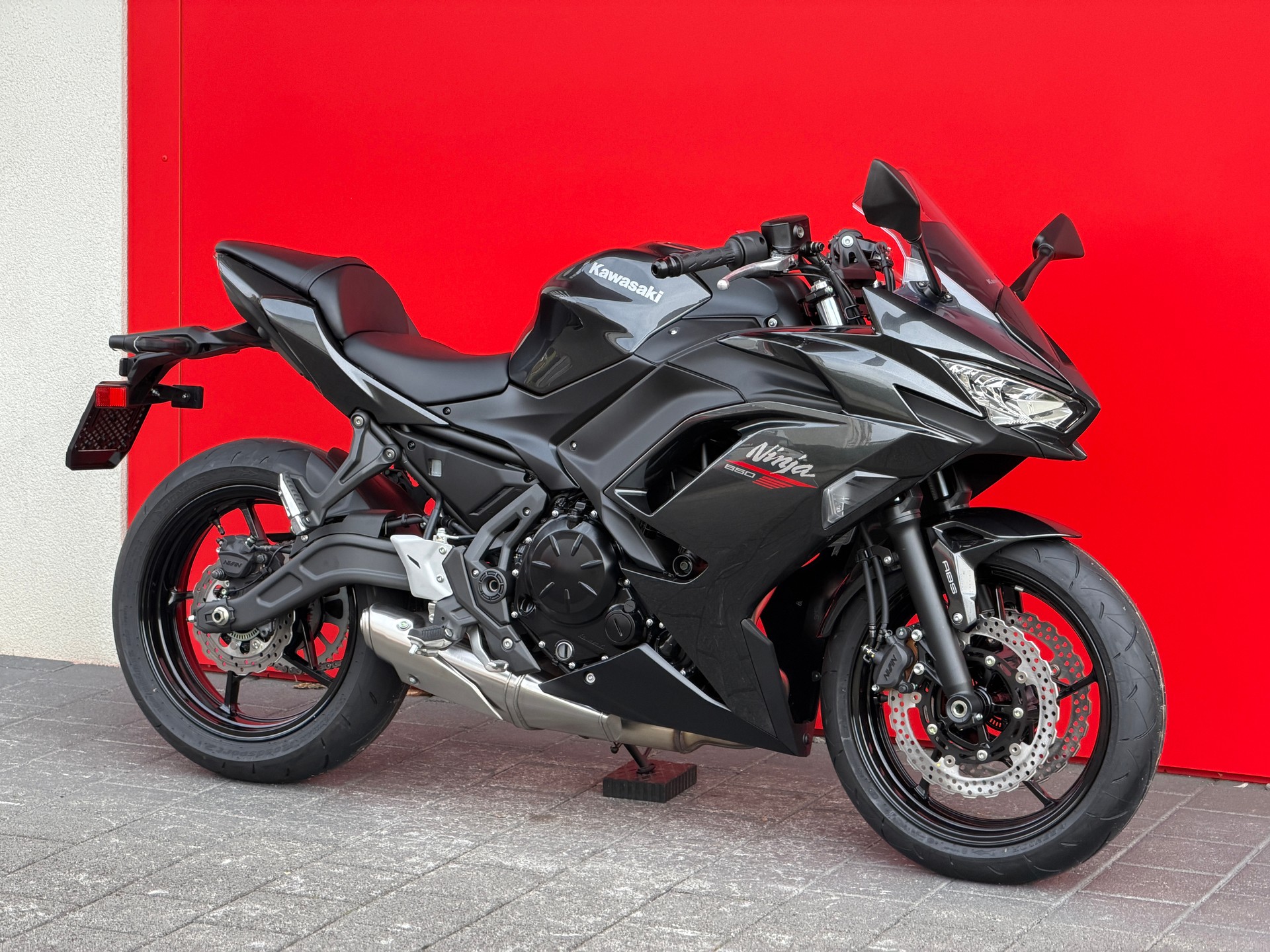 KAWASAKI Ninja 650-showroom-element-3