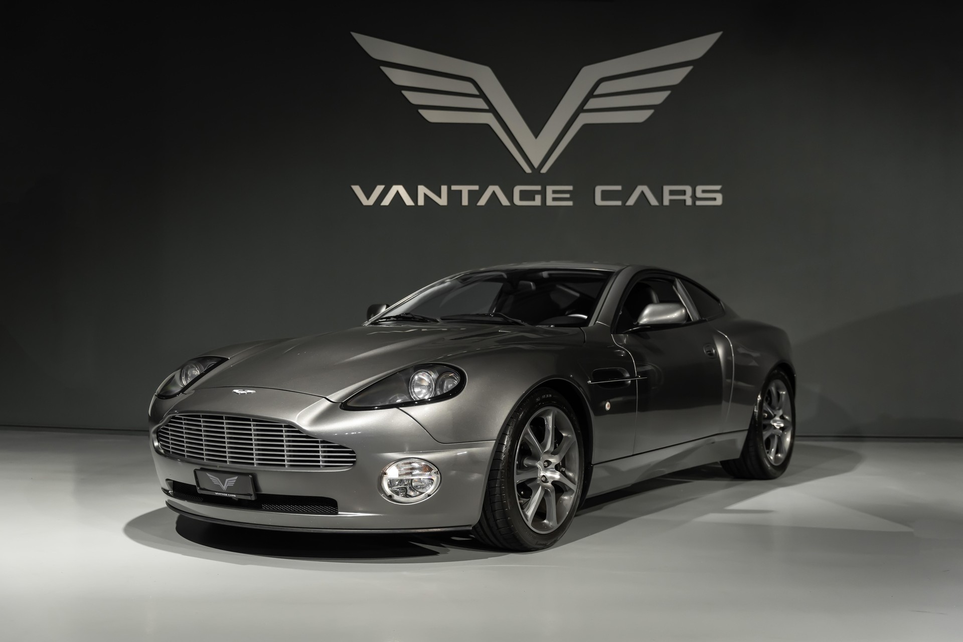 ASTON MARTIN Vanquish 6.0 V12-image-0