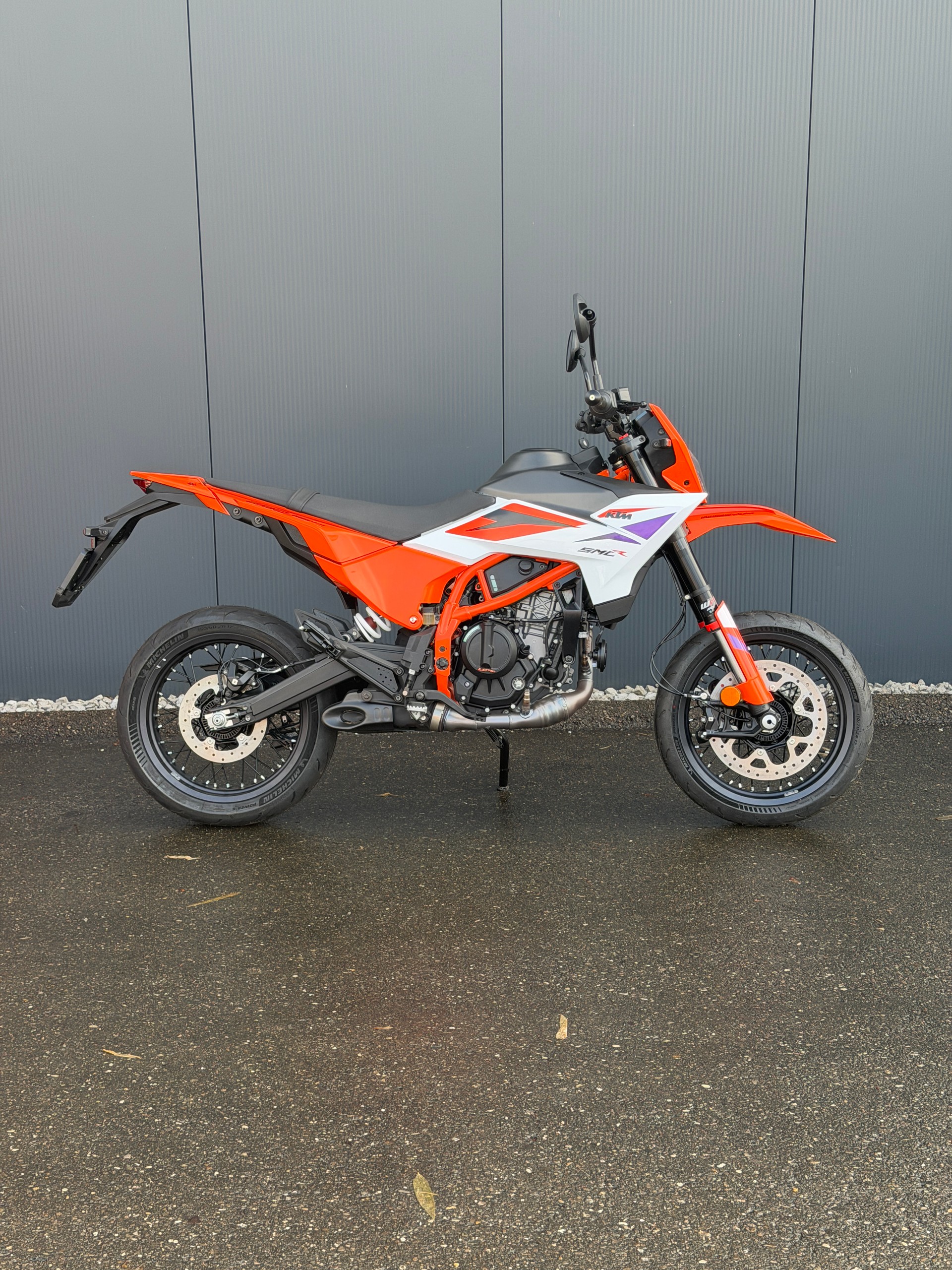 KTM 2025 KTM 390 SMC R-showroom-element-2