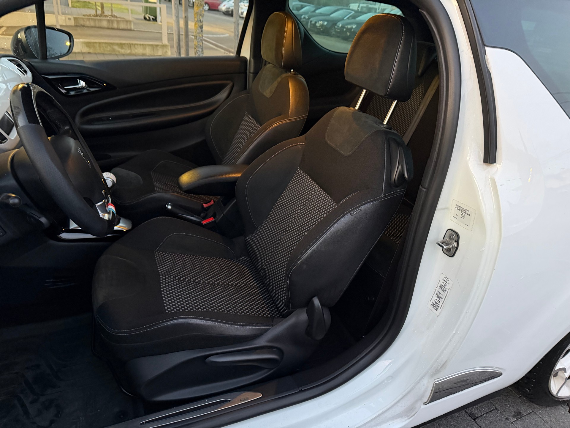 DS AUTOMOBILES DS3 1.6 THP Sport Chic-image-13