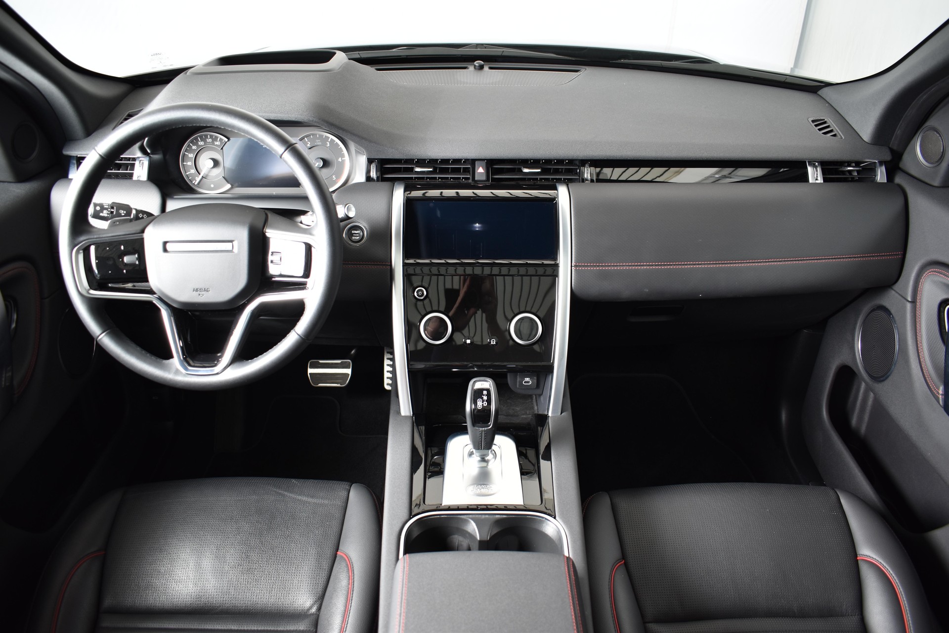 LAND ROVER Discovery Sport 2.0 TD4 165 R-Dynamic S-image-9