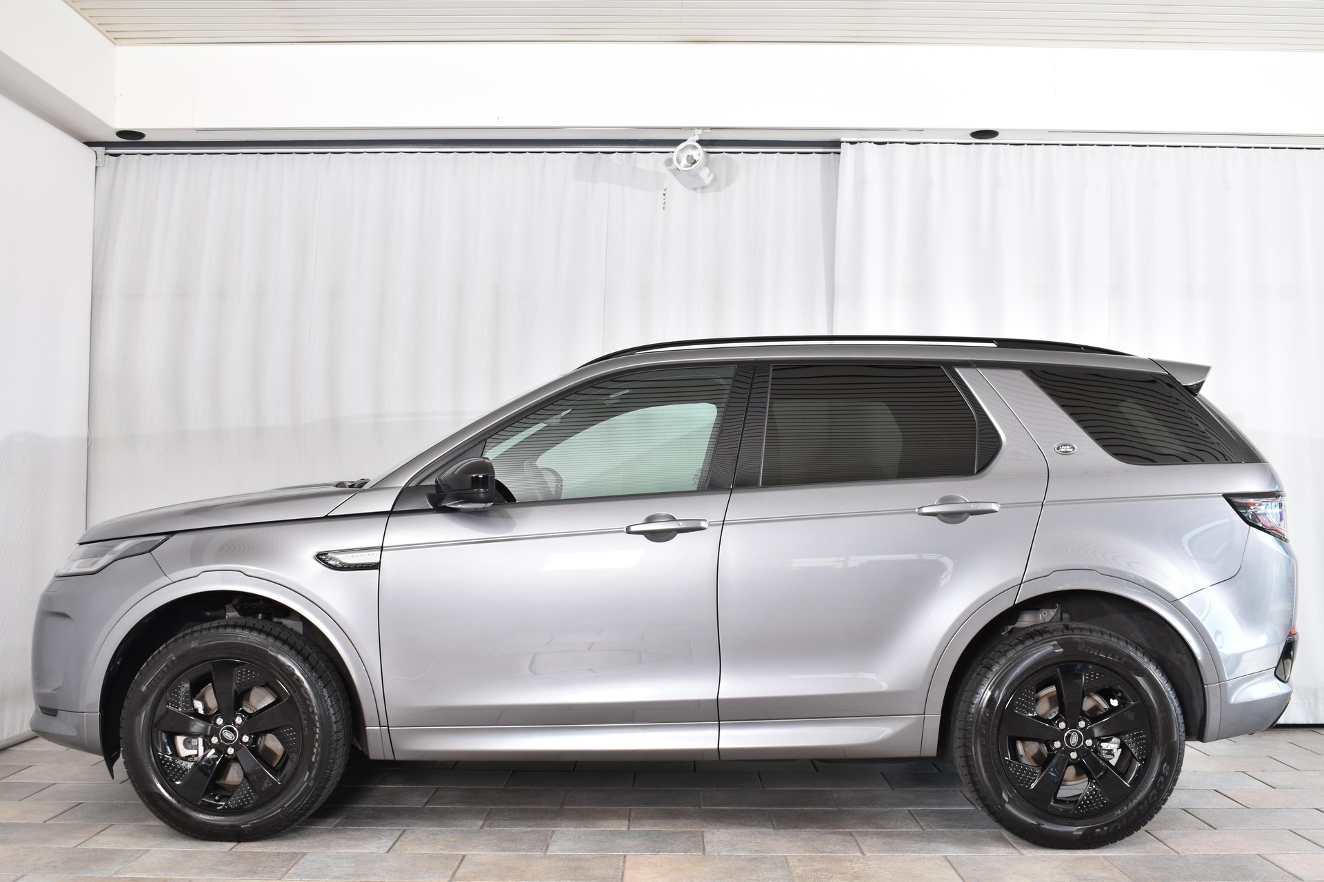 LAND ROVER Discovery Sport 2.0 TD4 165 R-Dynamic S-image-3