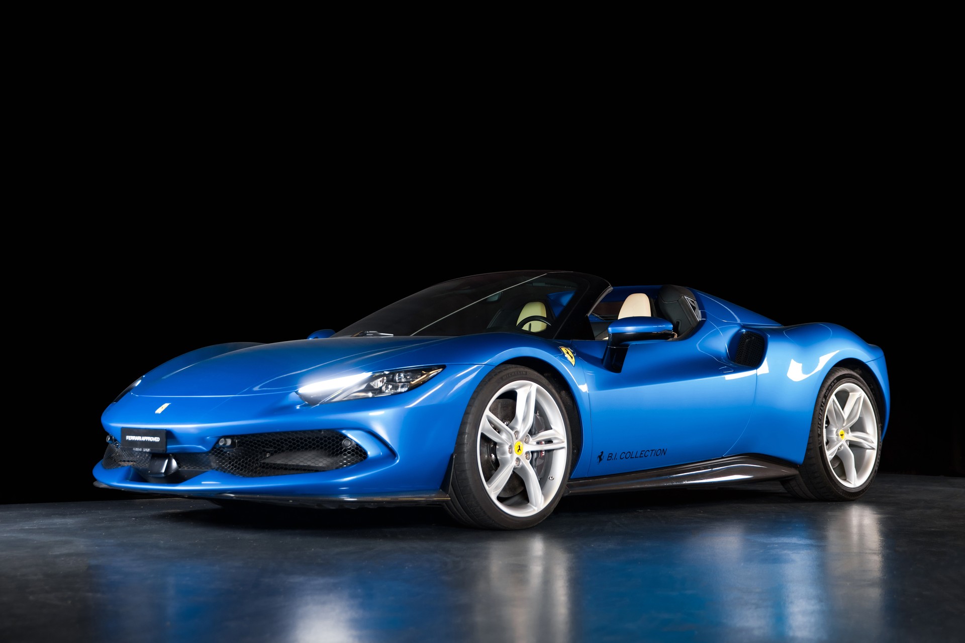 FERRARI 296 GTS-showroom-element-1