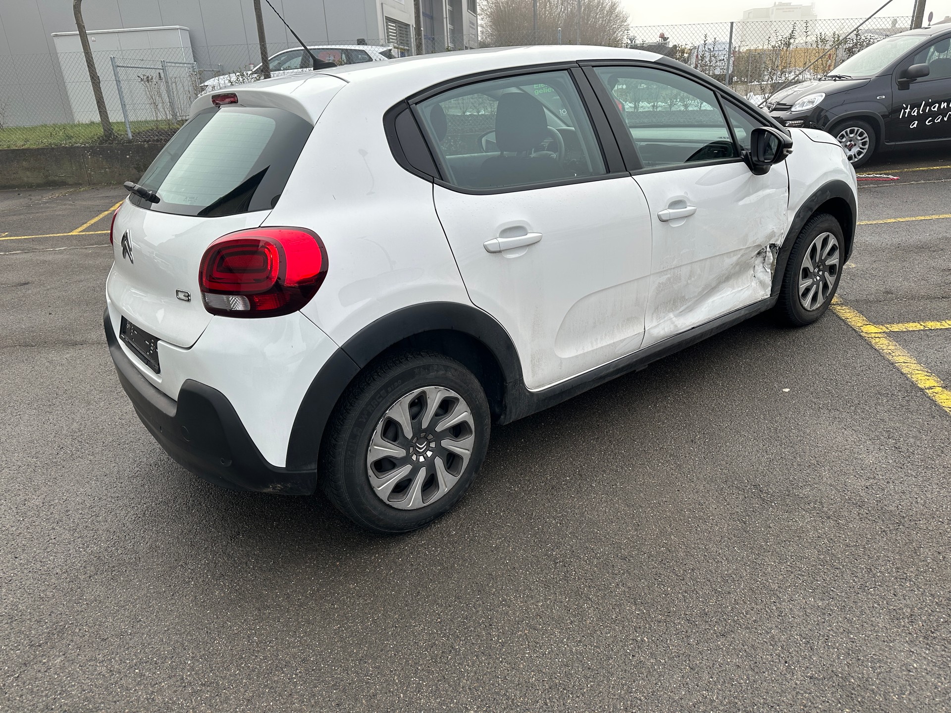 CITROEN C3 1.2i PureTech Feel-image-4