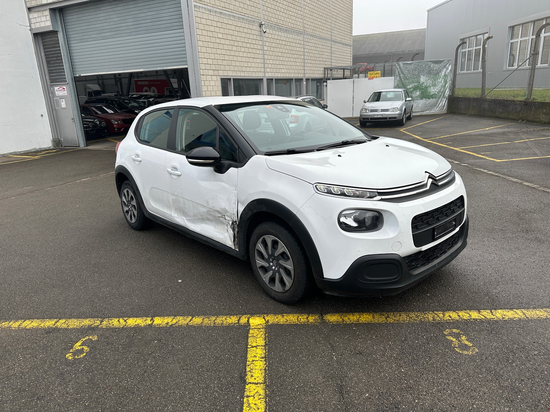 CITROEN C3 1.2i PureTech Feel-image-2