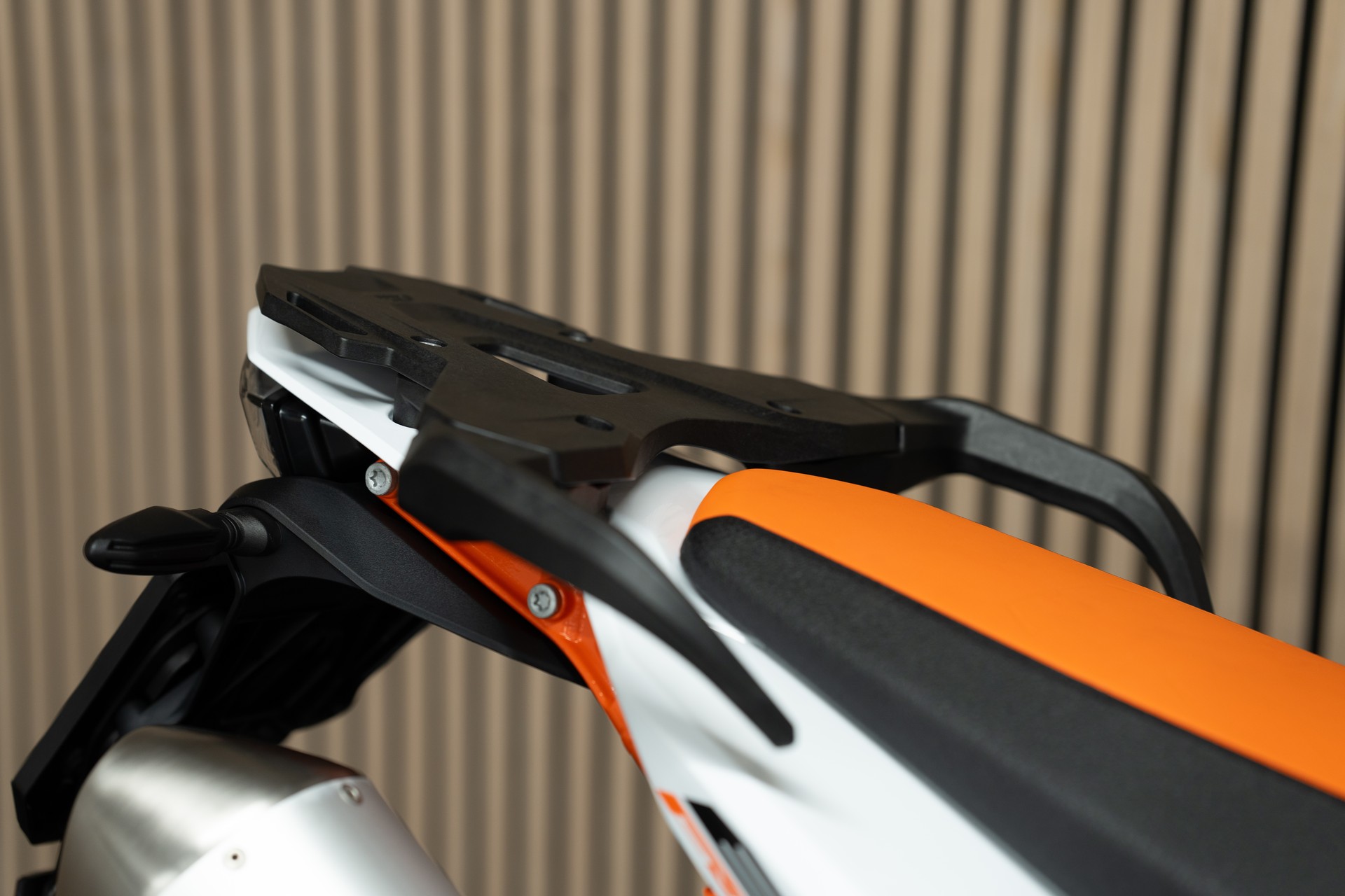 KTM 890 SMT-image-4