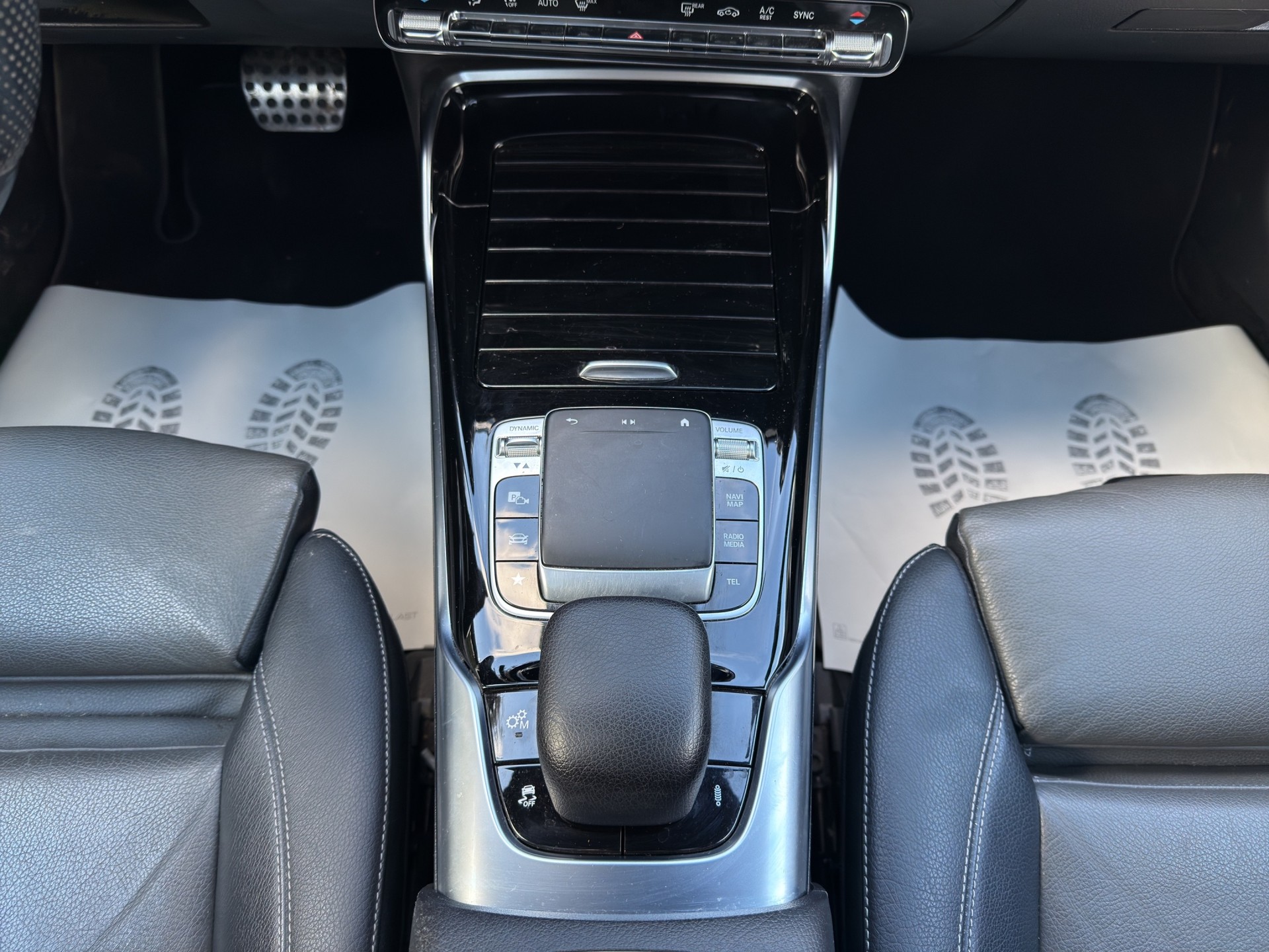 MERCEDES-BENZ CLA Shooting Brake 35 AMG 4Matic 7G-DCT-image-11