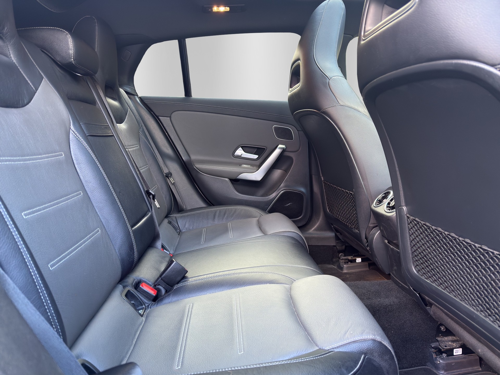 MERCEDES-BENZ CLA Shooting Brake 35 AMG 4Matic 7G-DCT-image-16