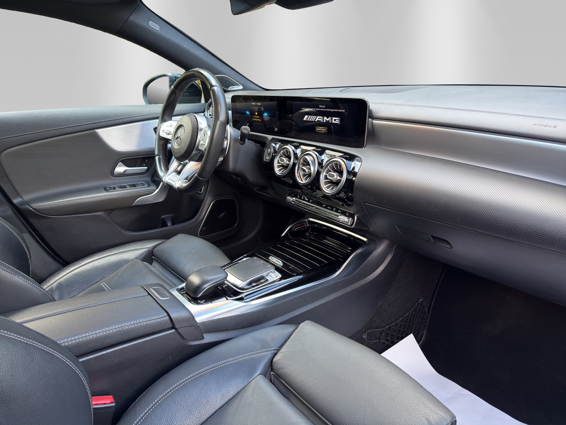 MERCEDES-BENZ CLA Shooting Brake 35 AMG 4Matic 7G-DCT-image-14