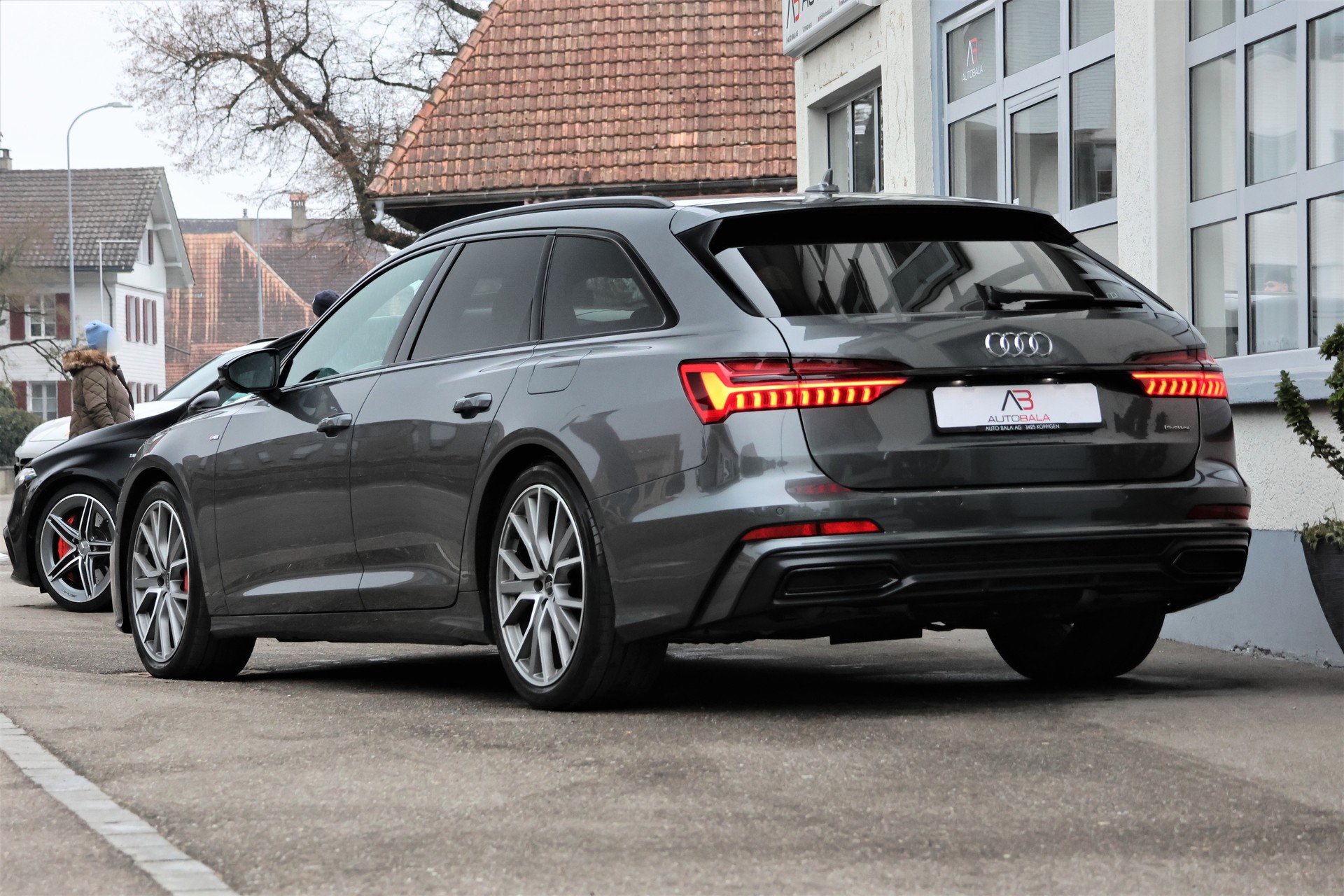 AUDI A6 Avant 55 TFSIe Sport quattro S-tronic-image-2
