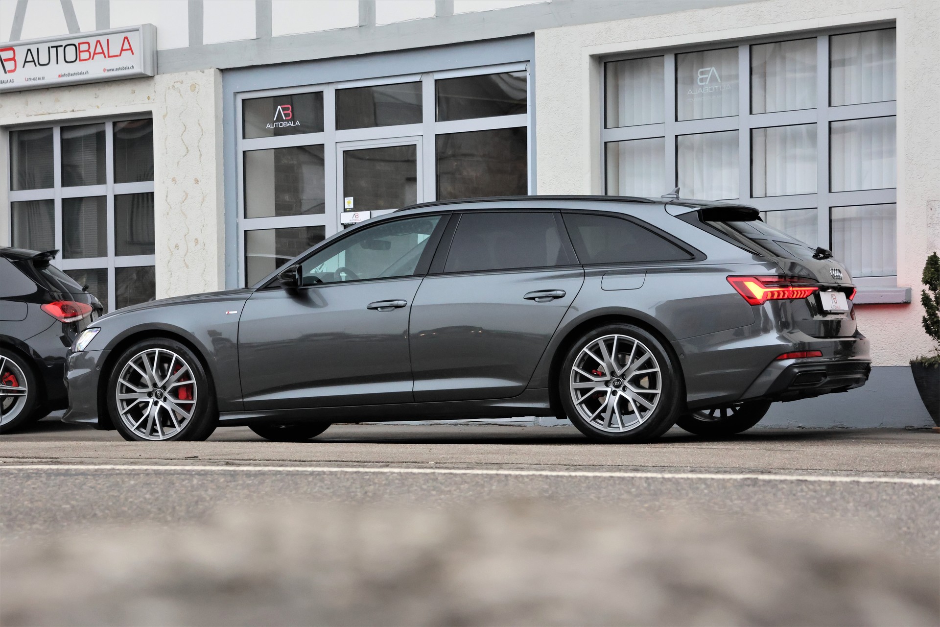 AUDI A6 Avant 55 TFSIe Sport quattro S-tronic-image-3