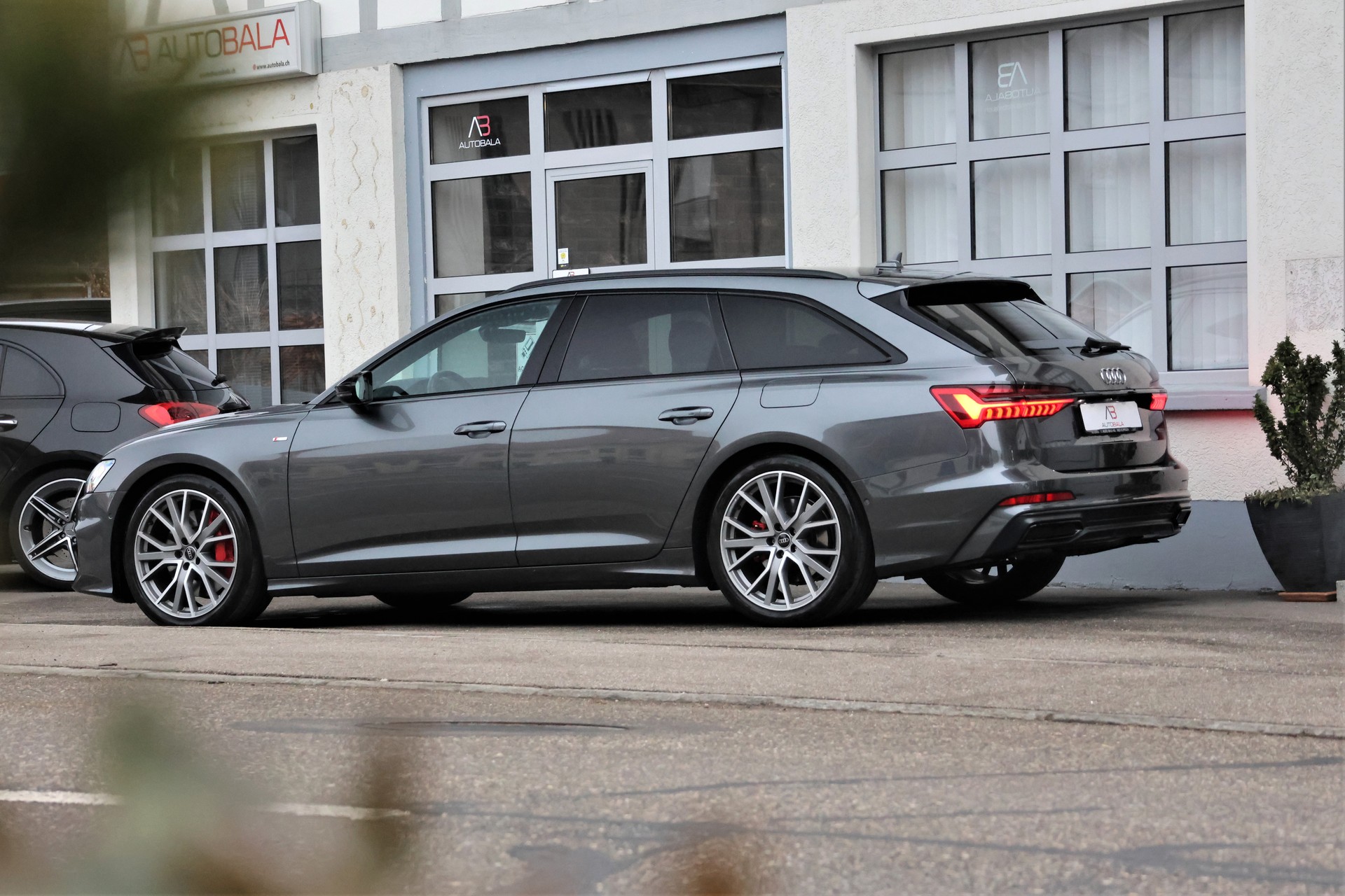 AUDI A6 Avant 55 TFSIe Sport quattro S-tronic-image-4