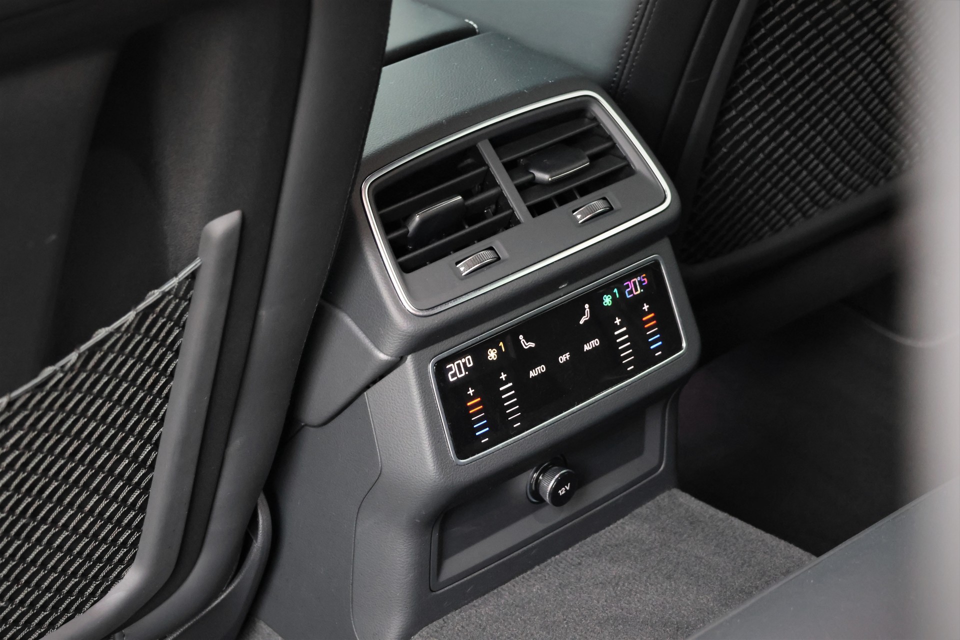 AUDI A6 Avant 55 TFSIe Sport quattro S-tronic-image-13