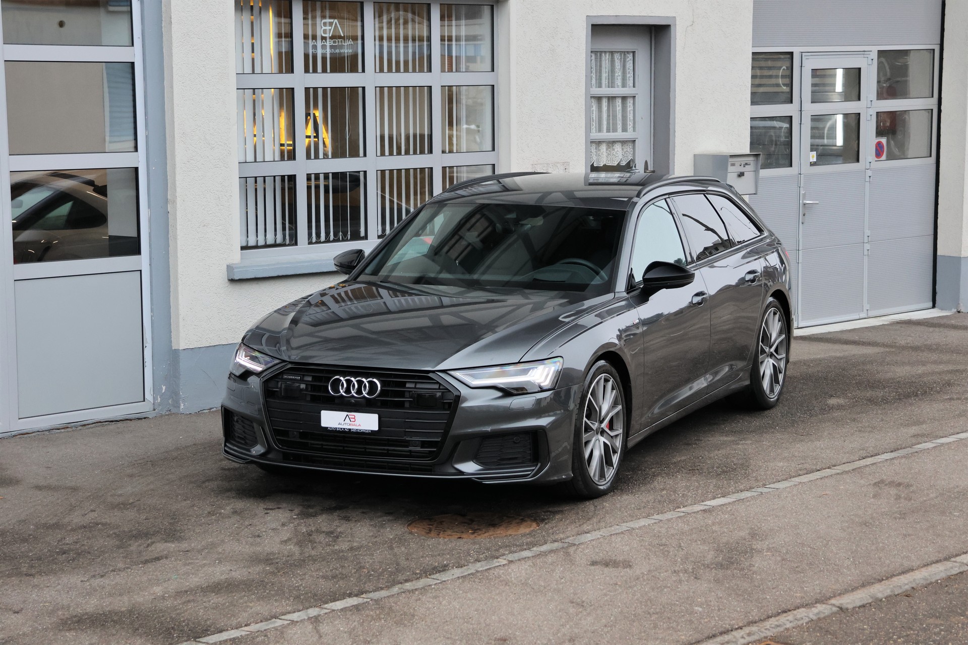 AUDI A6 Avant 55 TFSIe Sport quattro S-tronic-image-0
