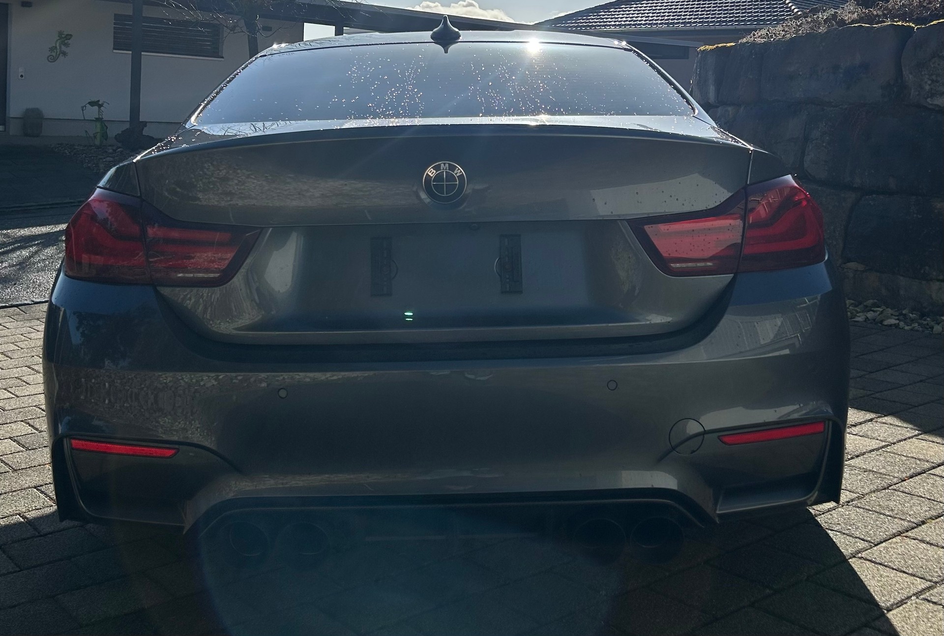 BMW M4-image-3