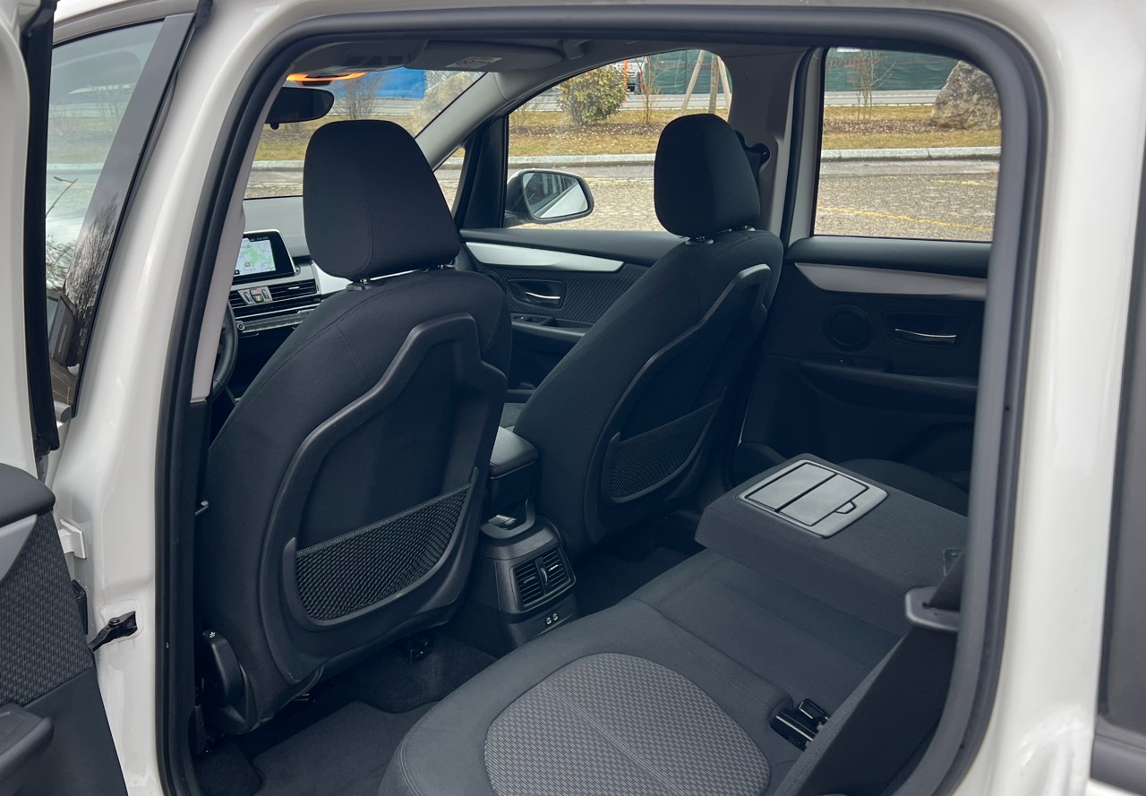 BMW 216d Gran Tourer DKG Essential Edition-image-8