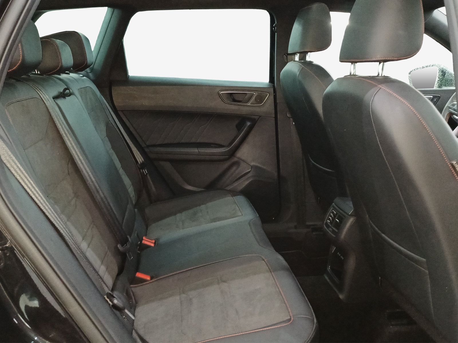 SEAT Ateca 2.0 TSI Hola FR 4Drive DSG-image-13