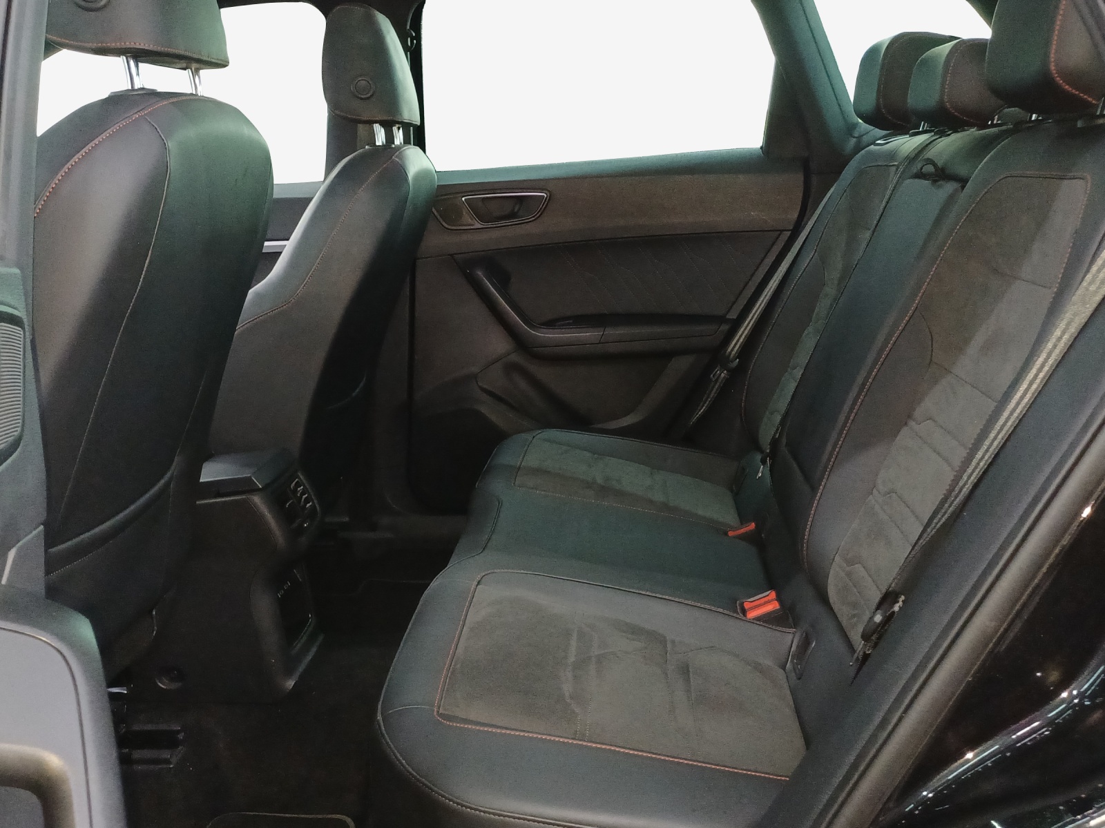 SEAT Ateca 2.0 TSI Hola FR 4Drive DSG-image-11