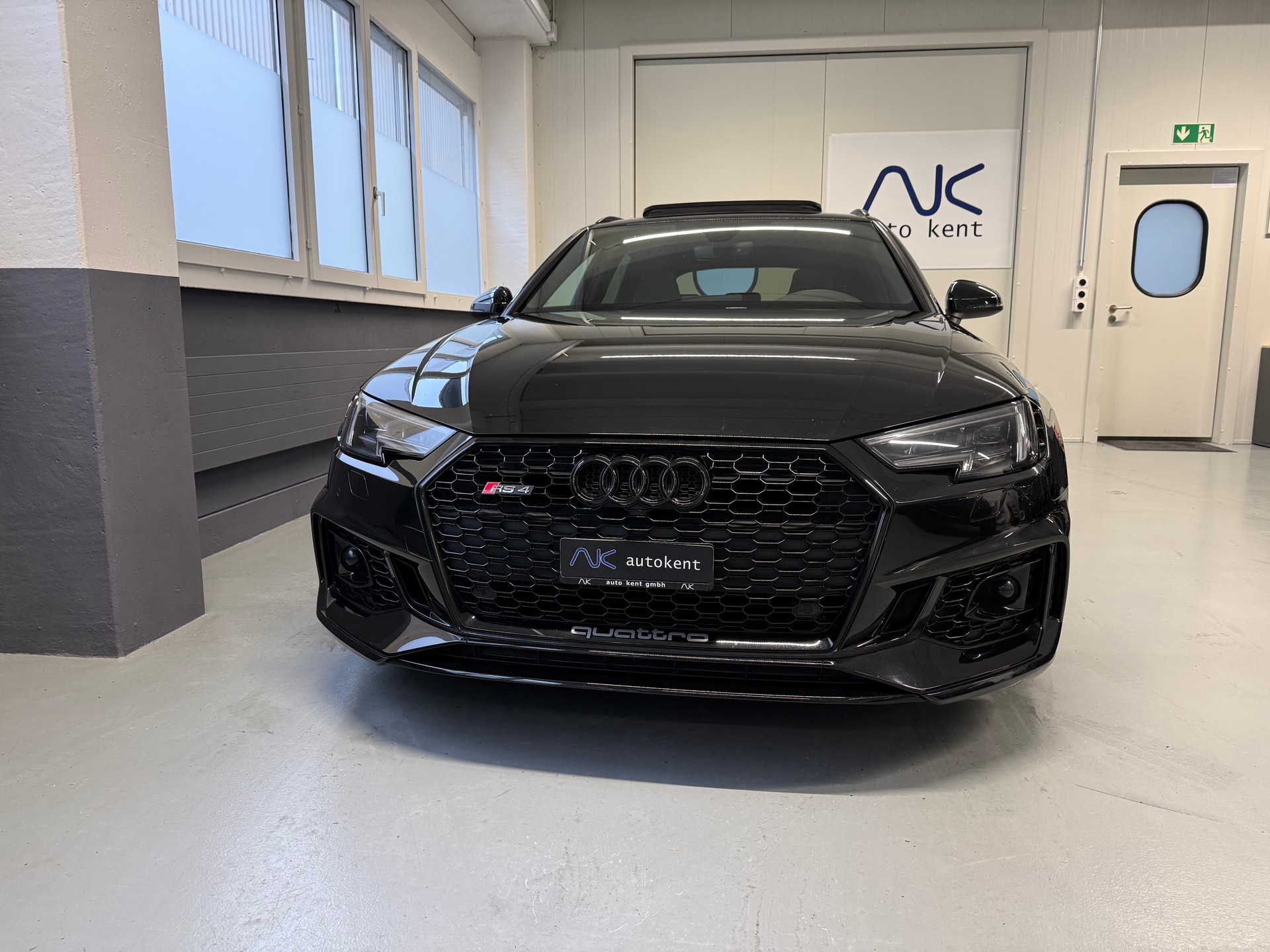 AUDI RS4 Avant 2.9 TFSI quattro tiptronic-image-1