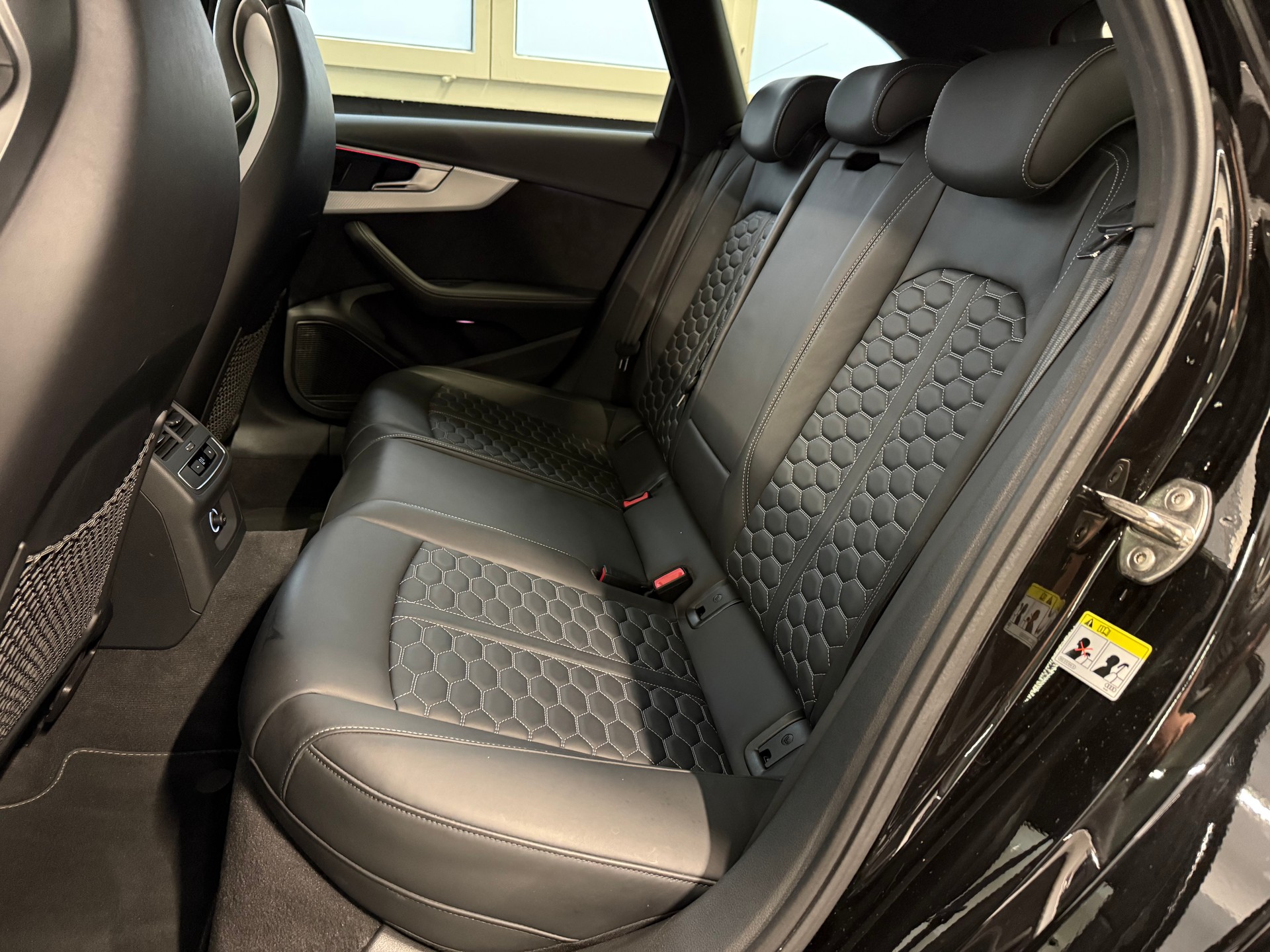 AUDI RS4 Avant 2.9 TFSI quattro tiptronic-image-21