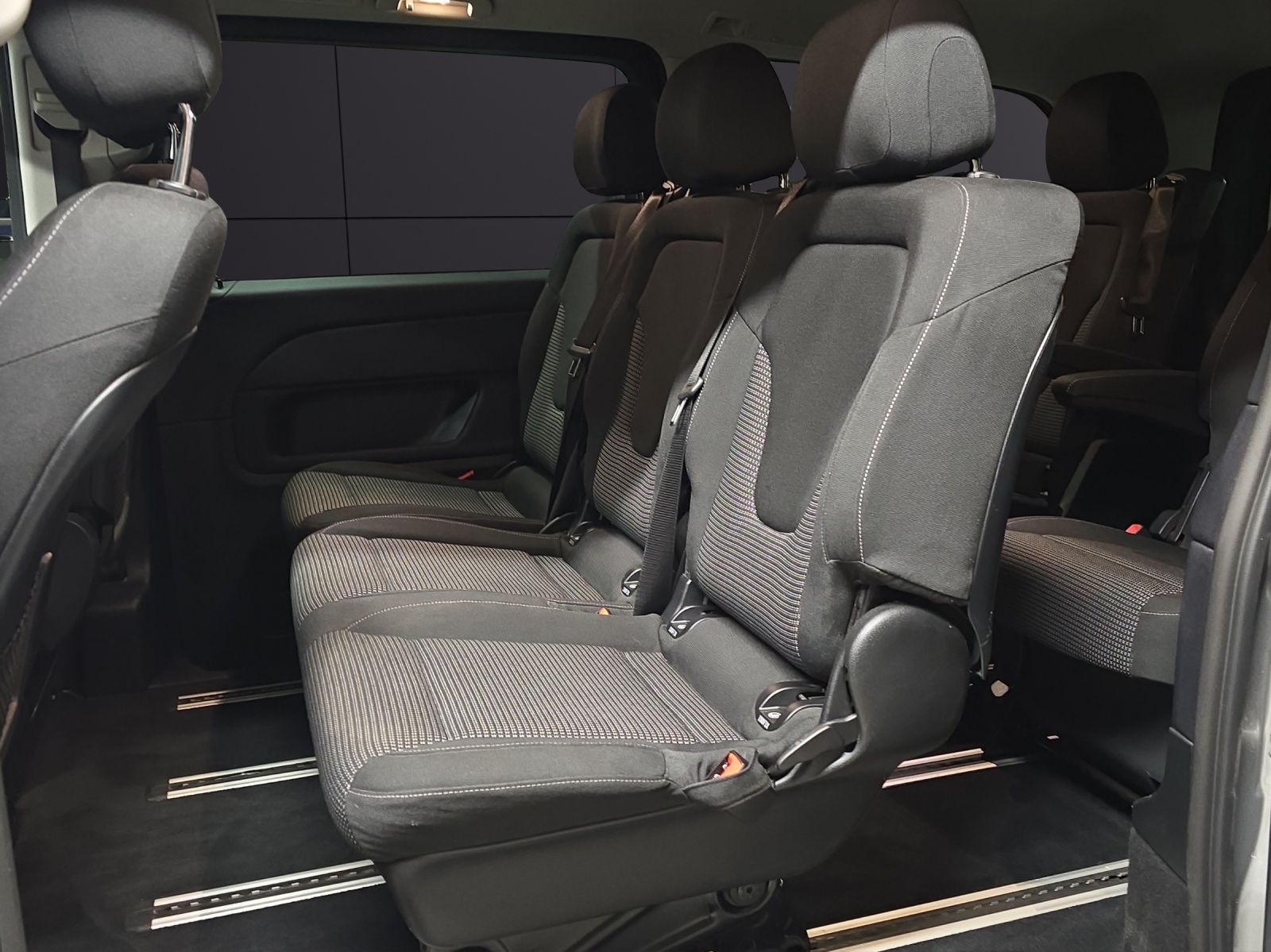 MERCEDES-BENZ V 220 d Trend lang 9G-Tronic 4MATIC-image-22