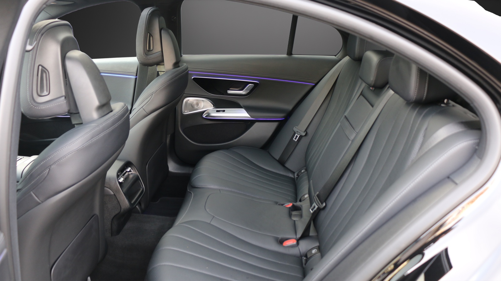 MERCEDES-BENZ E 300 e 4Matic 9G-Tronic-image-11