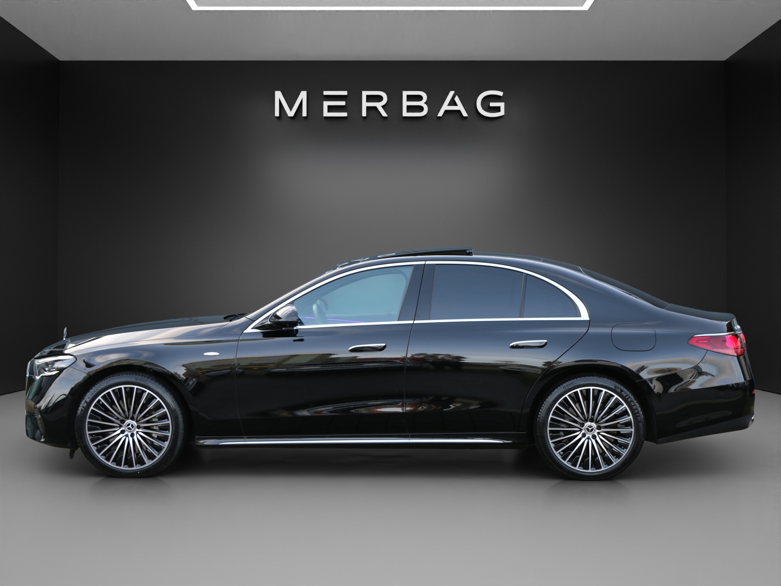 MERCEDES-BENZ E 300 e 4Matic 9G-Tronic-image-1