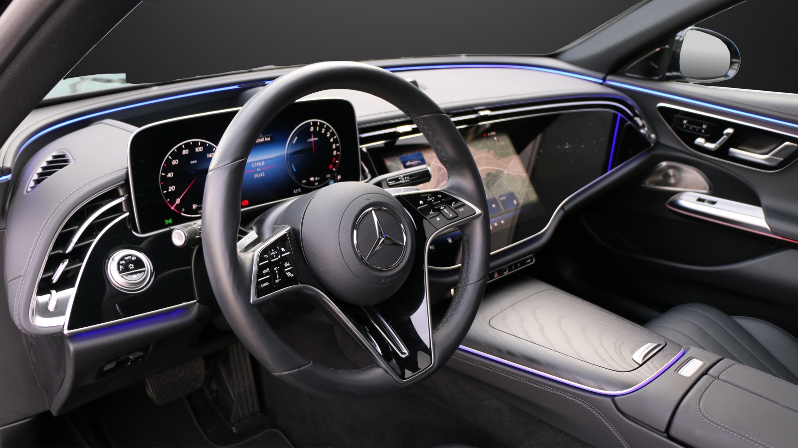 MERCEDES-BENZ E 300 e 4Matic 9G-Tronic-image-6