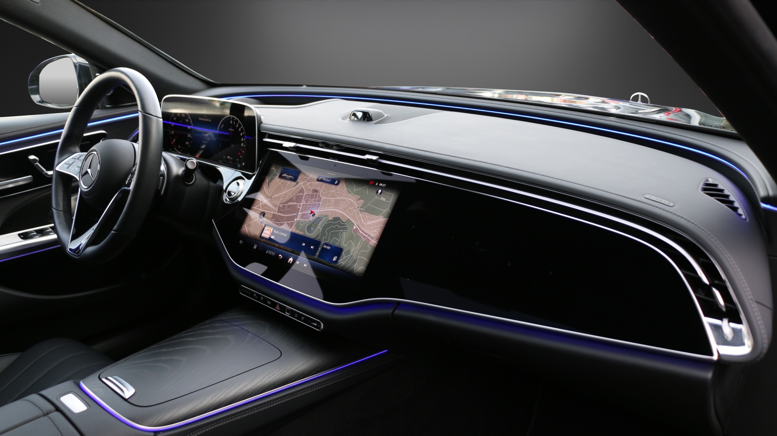 MERCEDES-BENZ E 300 e 4Matic 9G-Tronic-image-8