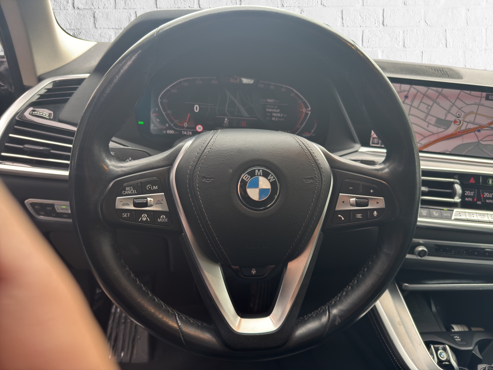 BMW X5 xDrive 48V 40d Steptronic-image-15