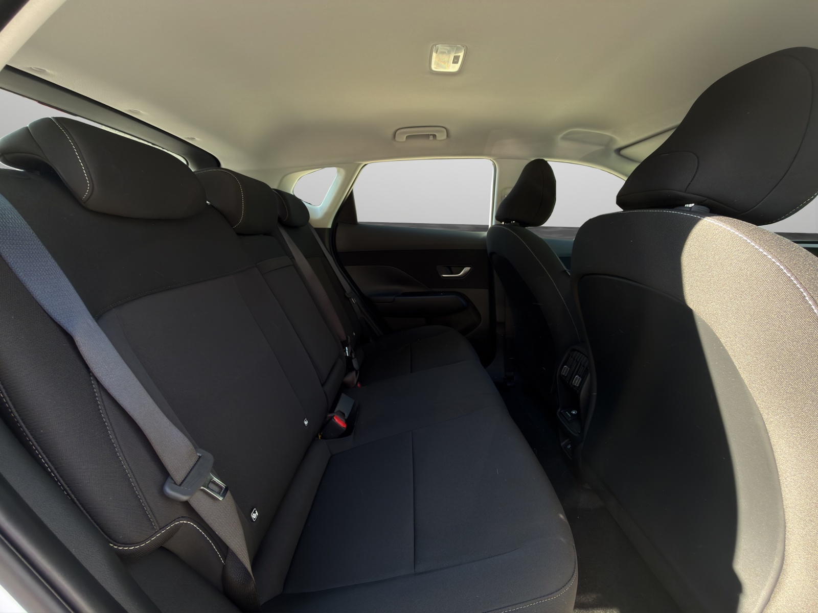HYUNDAI Kona Electric Origo-image-13