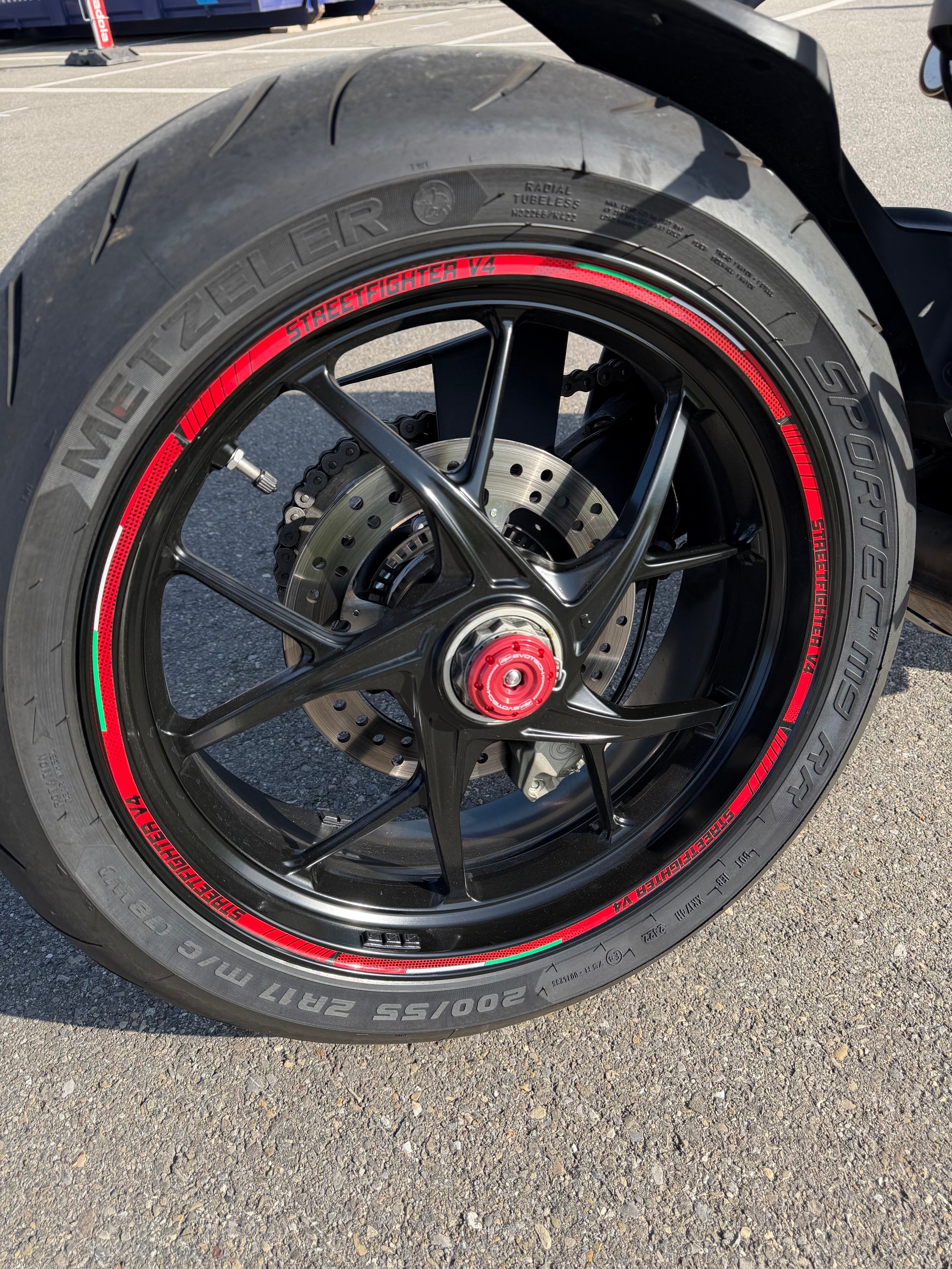 DUCATI Streetfighter V4-image-6