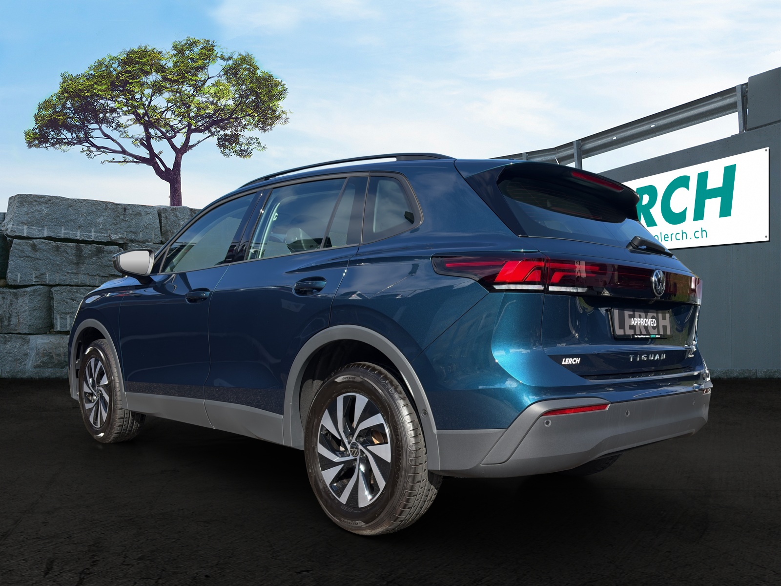 VW Tiguan 2.0 TDI SCR Life 4Motion DSG-image-3