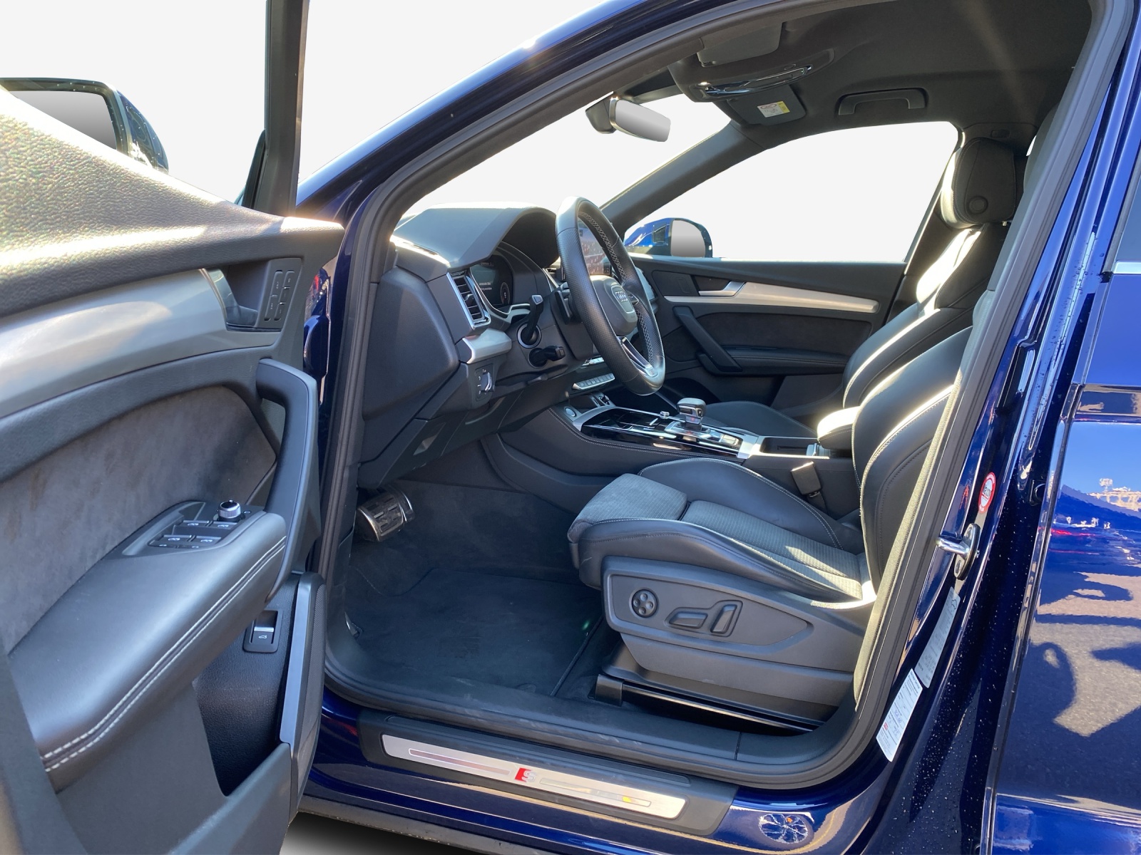 AUDI Q5 Sportback 45 TFSI S line quattro S-tronic-image-7