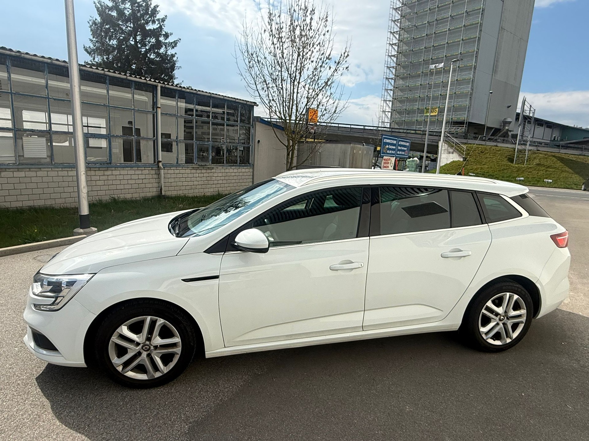 RENAULT Mégane Grandtour 1.5 dCi Business EDC-image-2