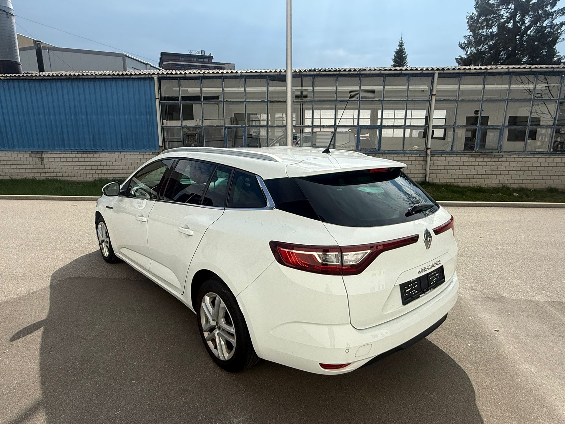 RENAULT Mégane Grandtour 1.5 dCi Business EDC-image-9