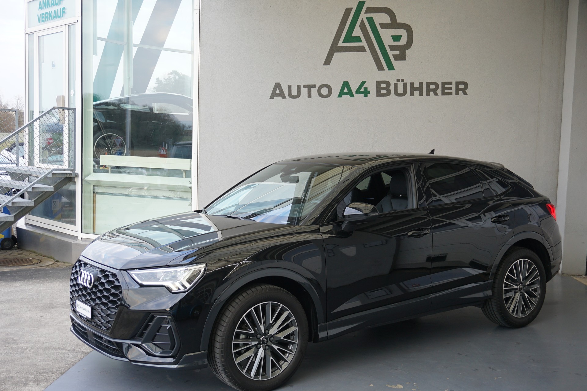 AUDI Q3 SB 35 TFSI Attraction 150PS DSG-Automat-showroom-element-3