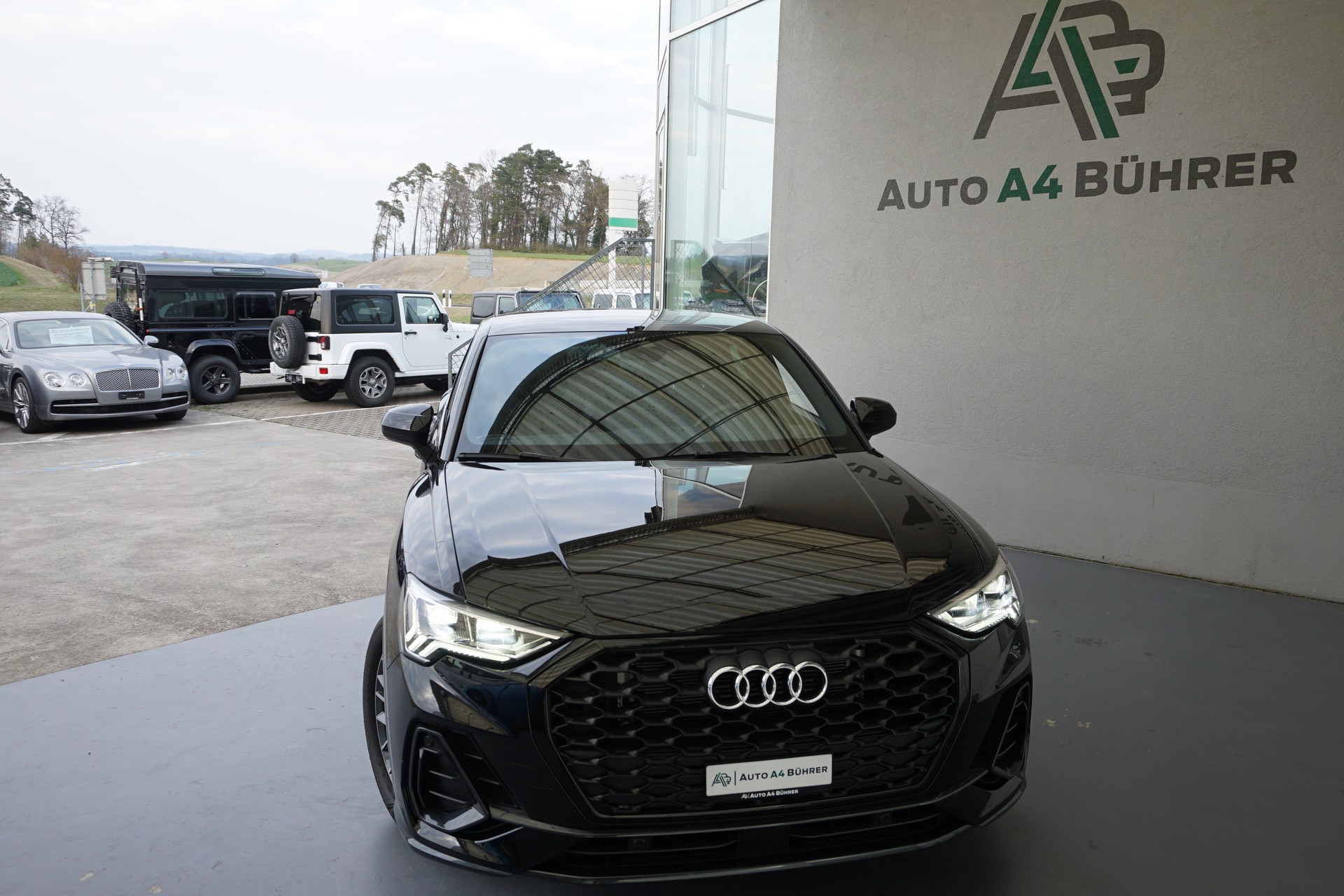 AUDI Q3 SB 35 TFSI Attraction 150PS DSG-Automat-showroom-element-2