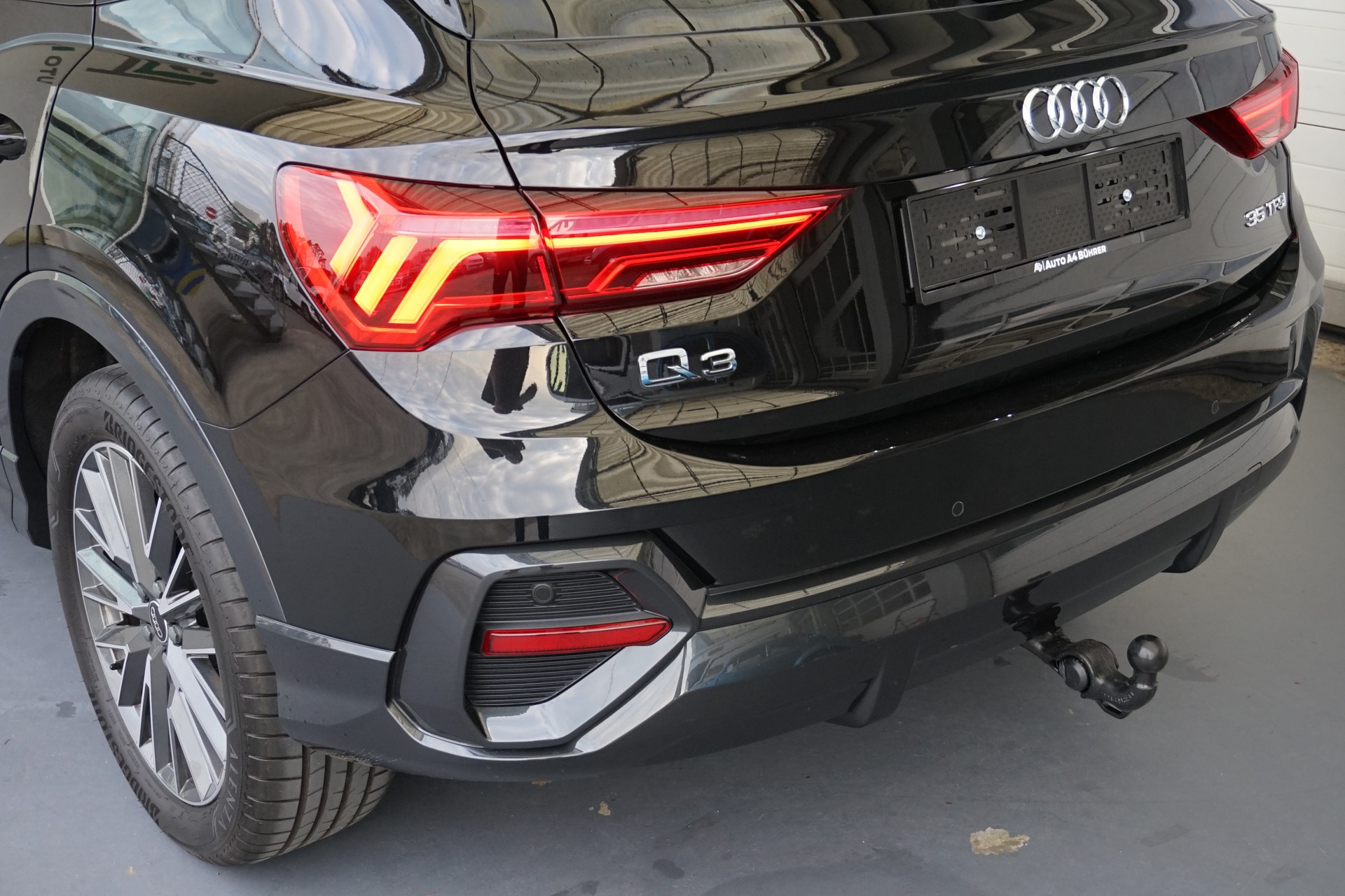 AUDI Q3 SB 35 TFSI Attraction 150PS DSG-Automat-image-12