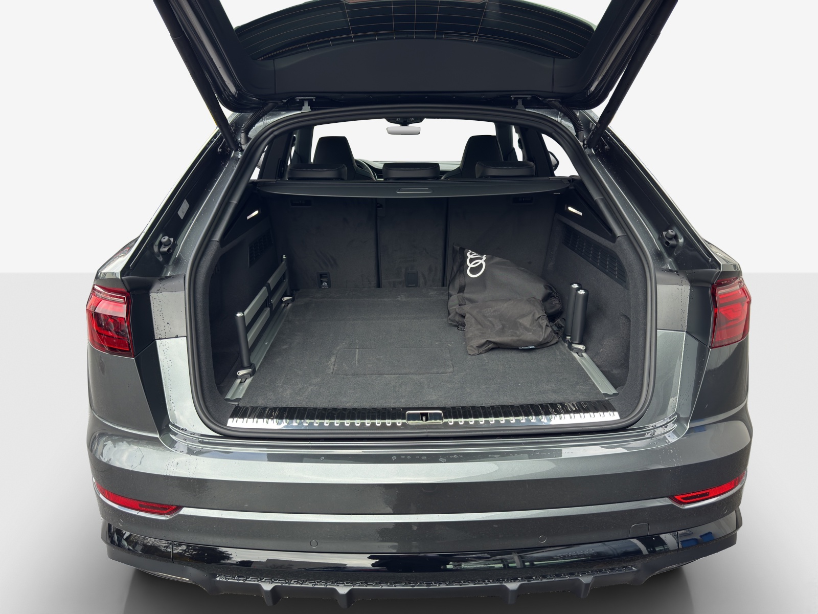 AUDI Q8 SUV TFSI e quattro 290 kW Attraction tiptronic-image-12