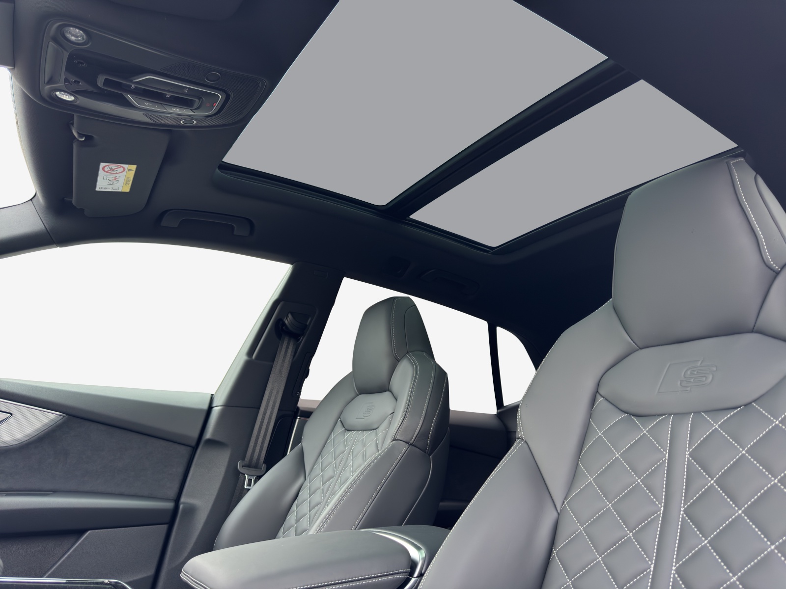 AUDI Q8 SUV TFSI e quattro 290 kW Attraction tiptronic-image-15