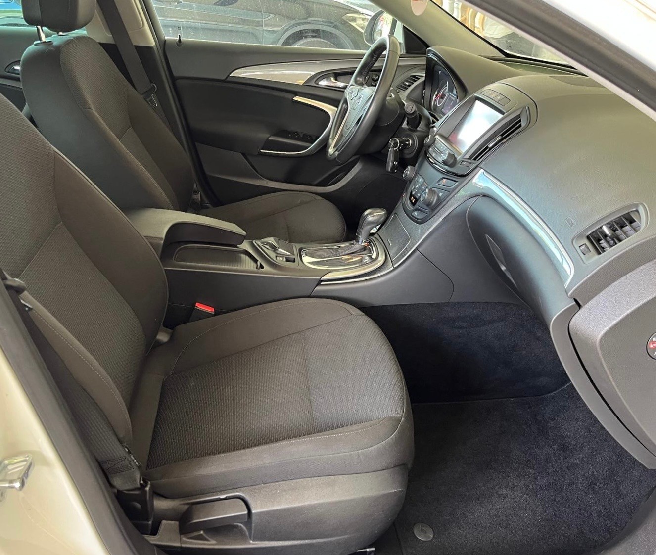 OPEL Insignia Sports Tourer 1.6 Turbo Cosmo Automatic-image-8