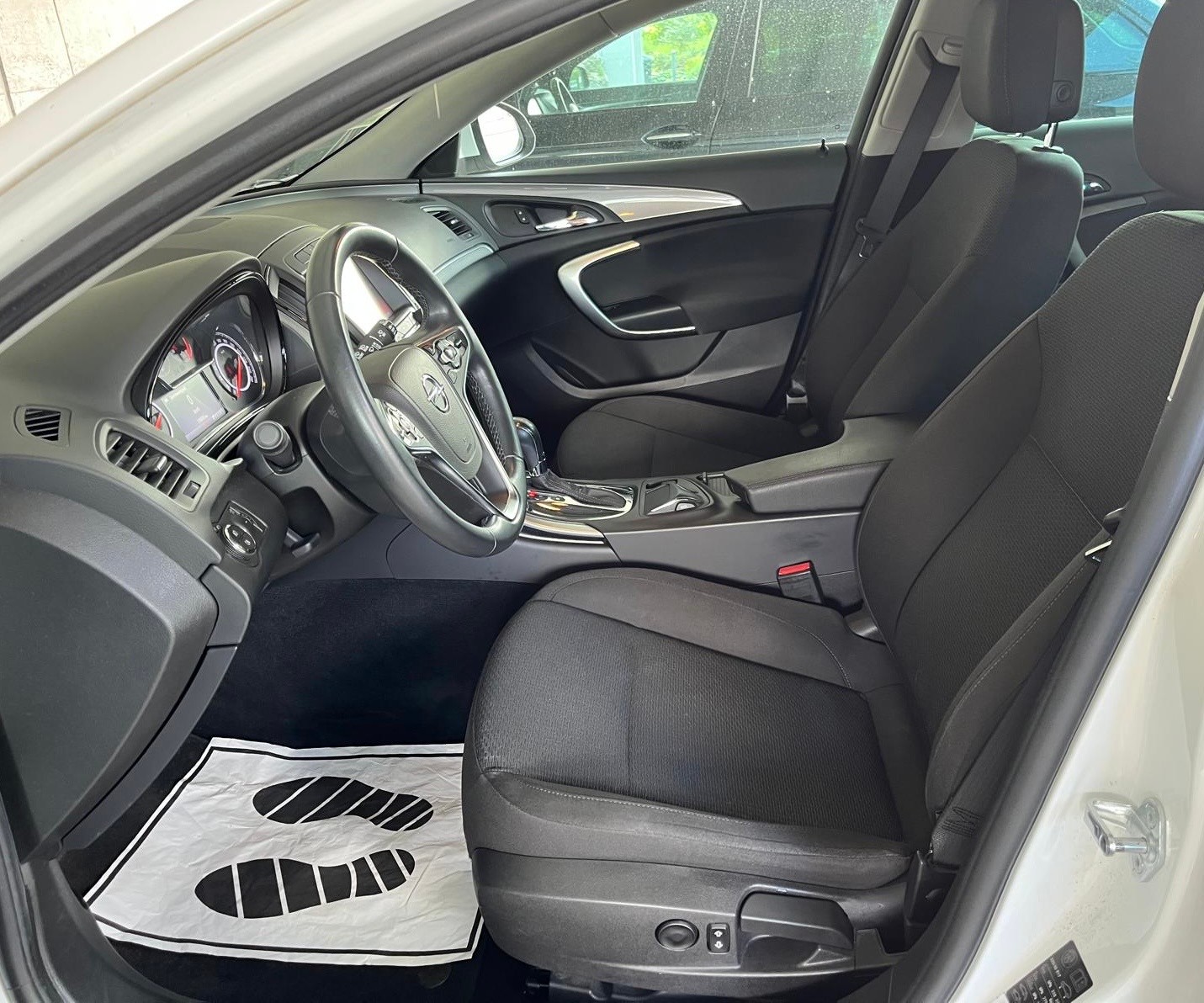 OPEL Insignia Sports Tourer 1.6 Turbo Cosmo Automatic-image-6