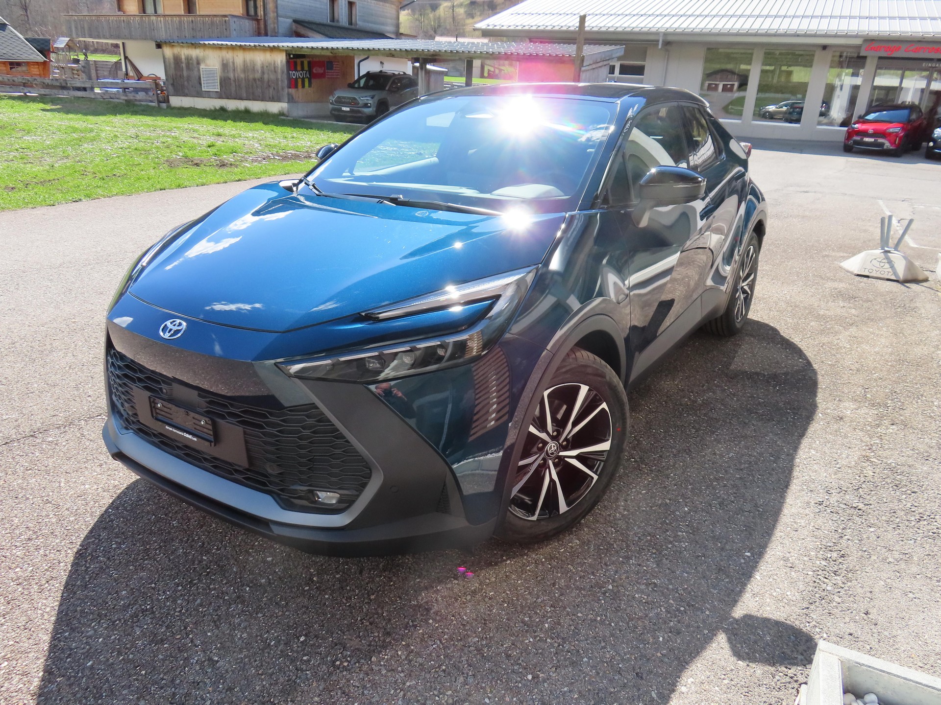 TOYOTA C-HR 2.0 HEV Trend 4x4-showroom-element-2