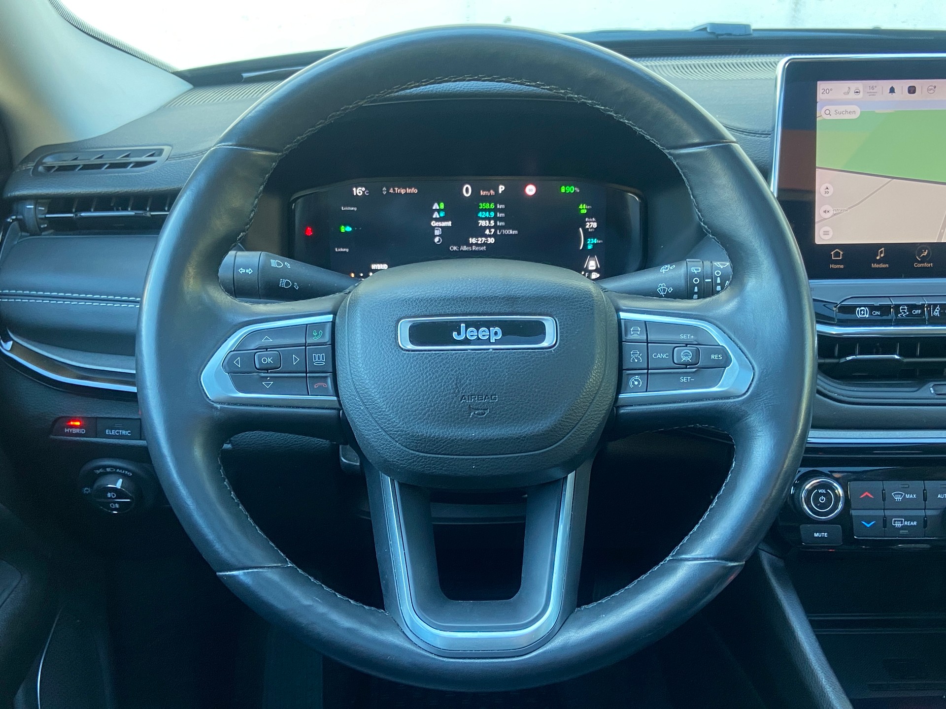 JEEP Compass 1.3 T PHEV S Plus Sky AWD-image-11