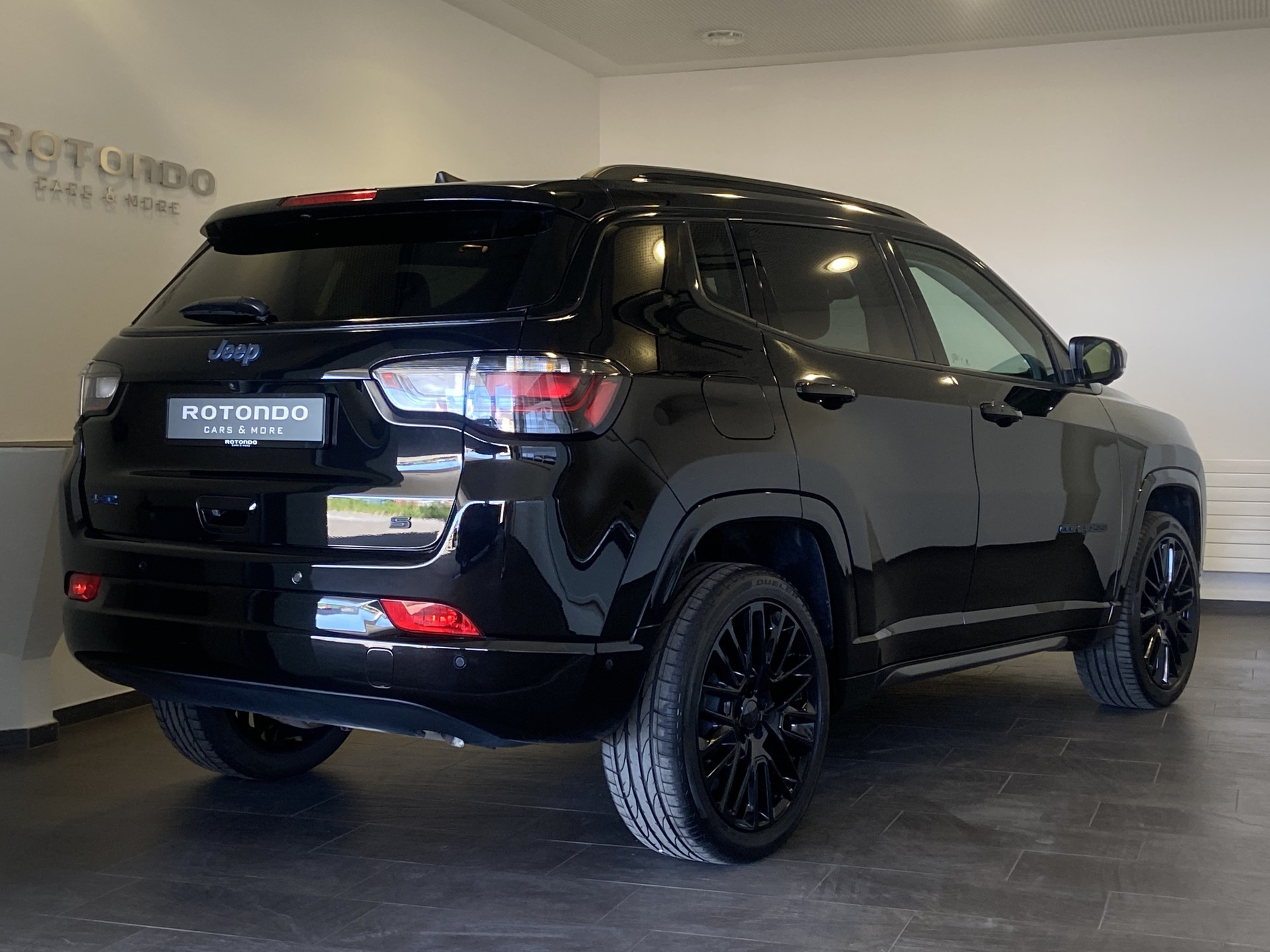 JEEP Compass 1.3 T PHEV S Plus Sky AWD-image-1