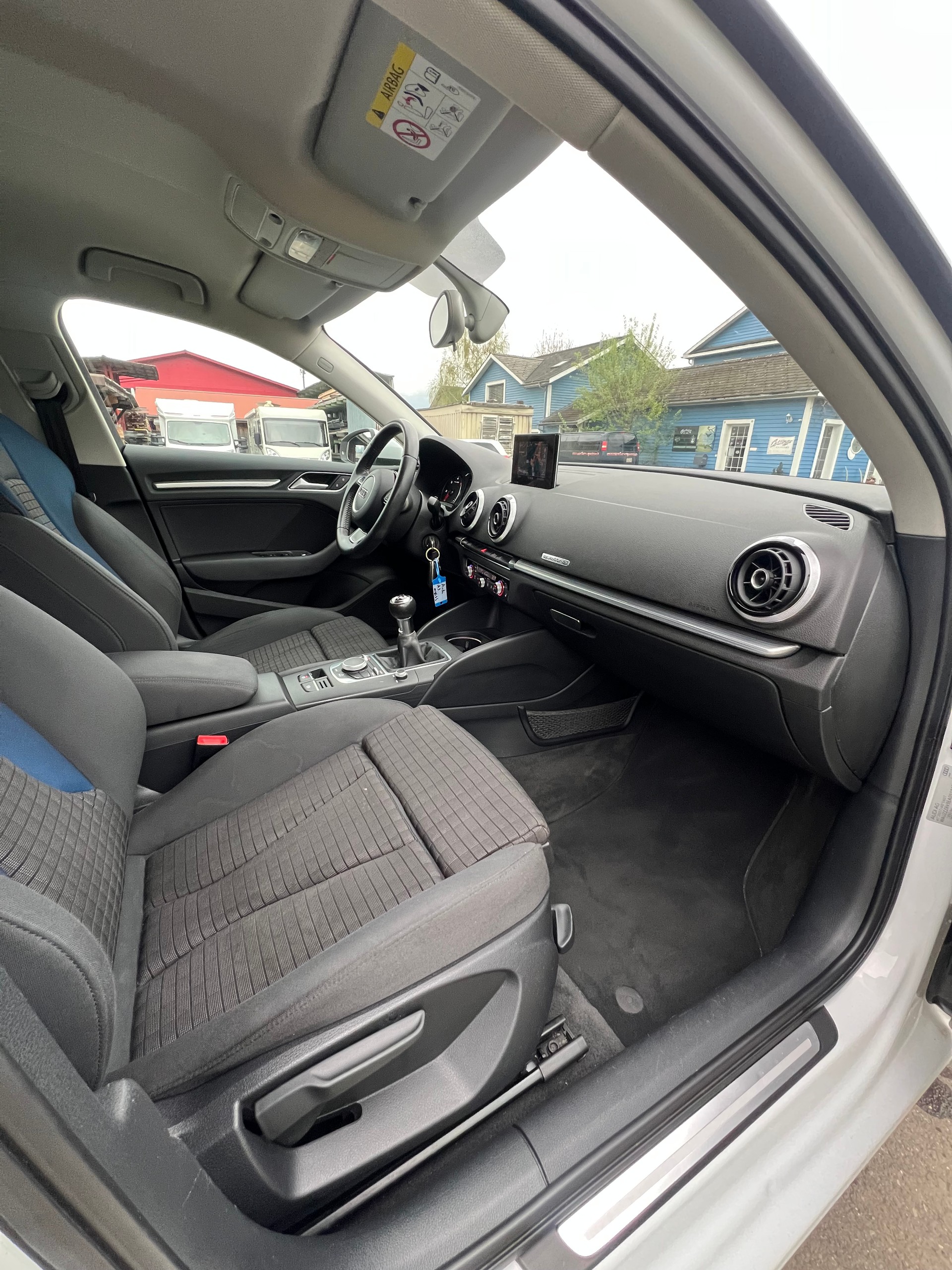 AUDI A3 Sportback 2.0 TDI Ambition quattro-image-11
