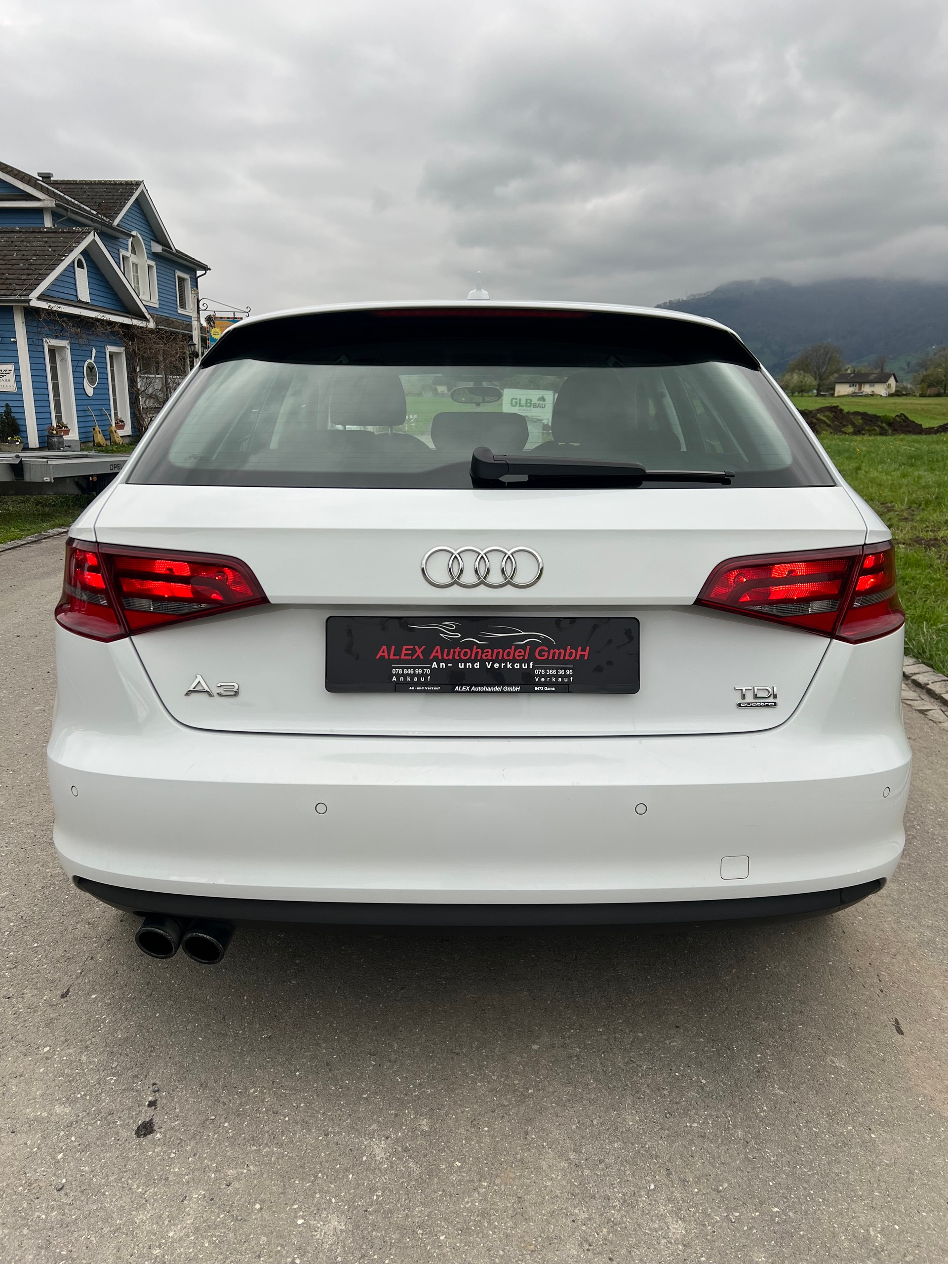 AUDI A3 Sportback 2.0 TDI Ambition quattro-image-4