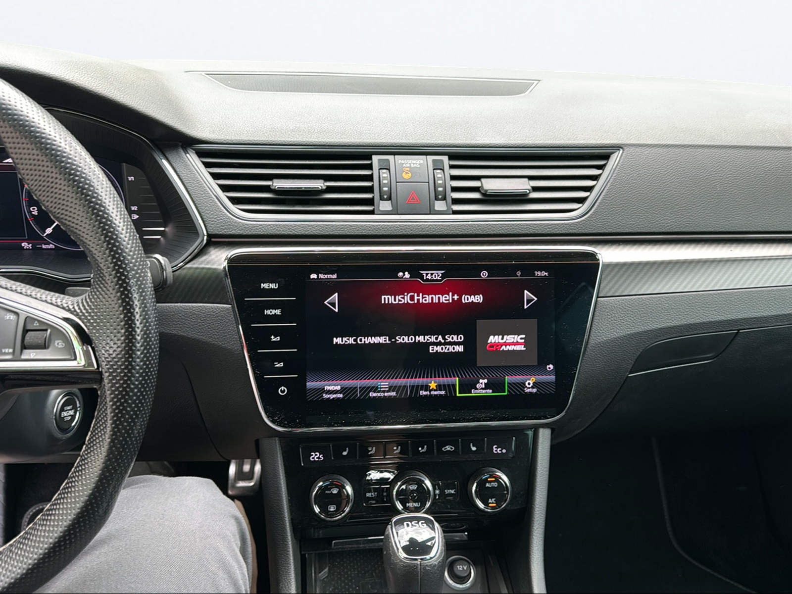 SKODA Superb 1.4 TSI Sport Line PHEV DSG-image-12