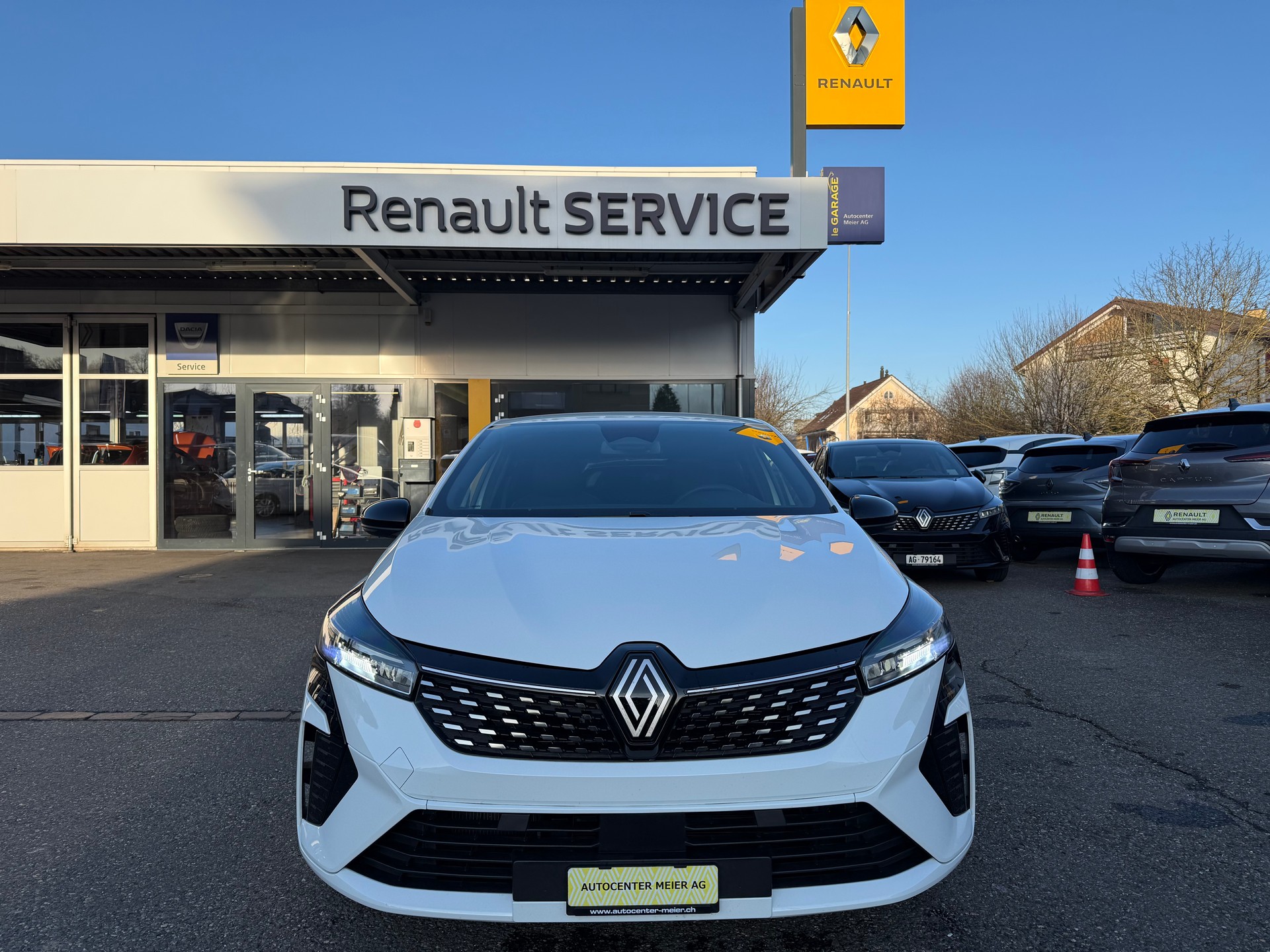 RENAULT Clio 1.6 E-Tech Techno-image-0